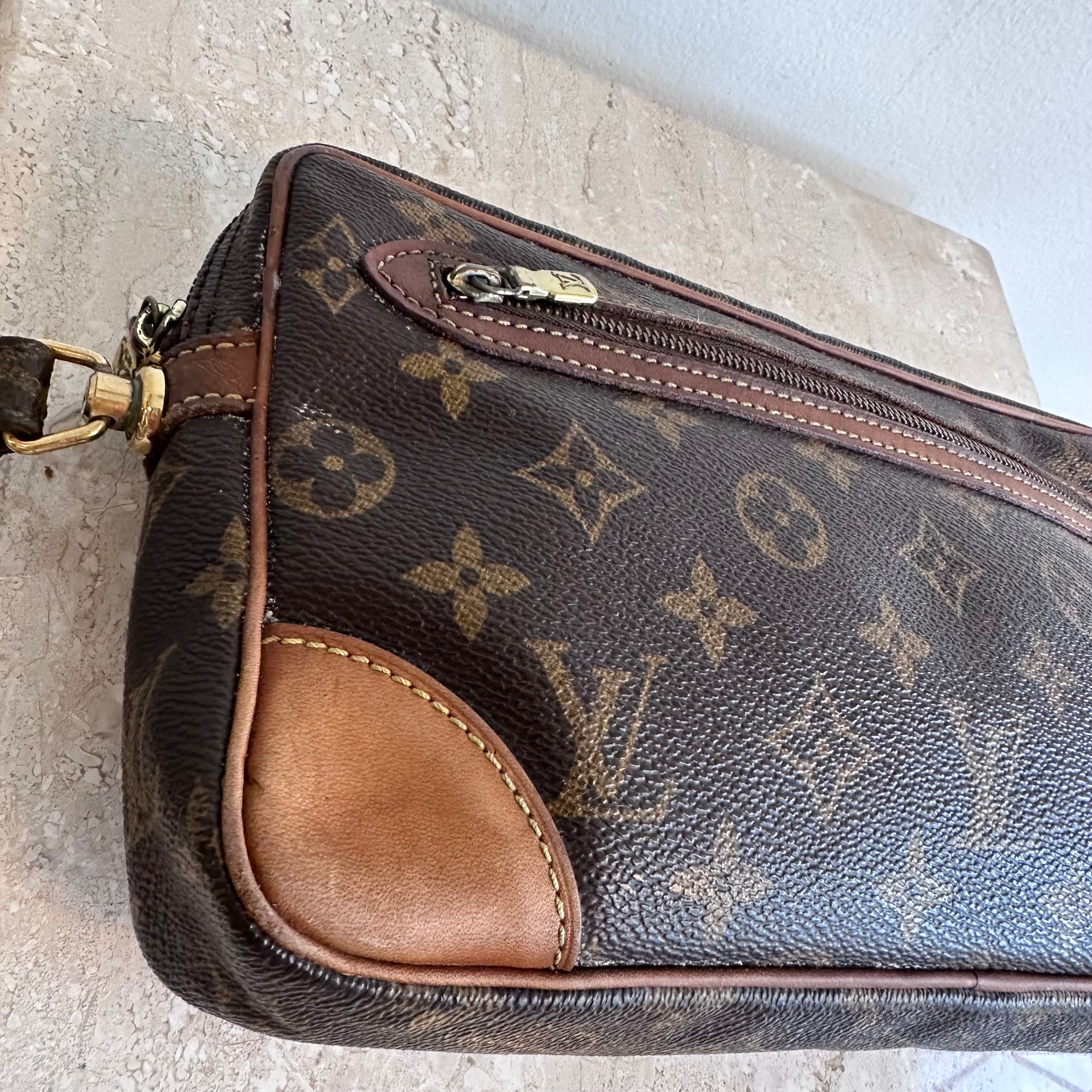 Pre-Owned LOUIS VUITTON Monogram Marly Dragonne Clutch