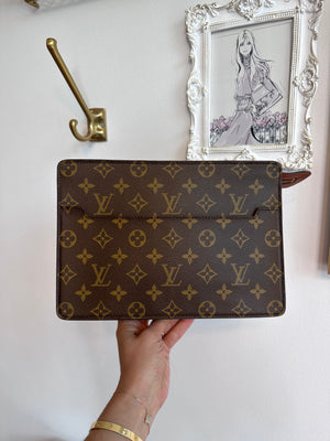 Pre-Owned LOUIS VUITTON Monogram Marly Dragonne Clutch