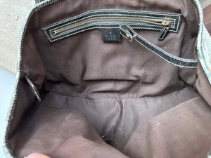 Pre-Owned GUCCI Silver Pelham Shoulder Bag