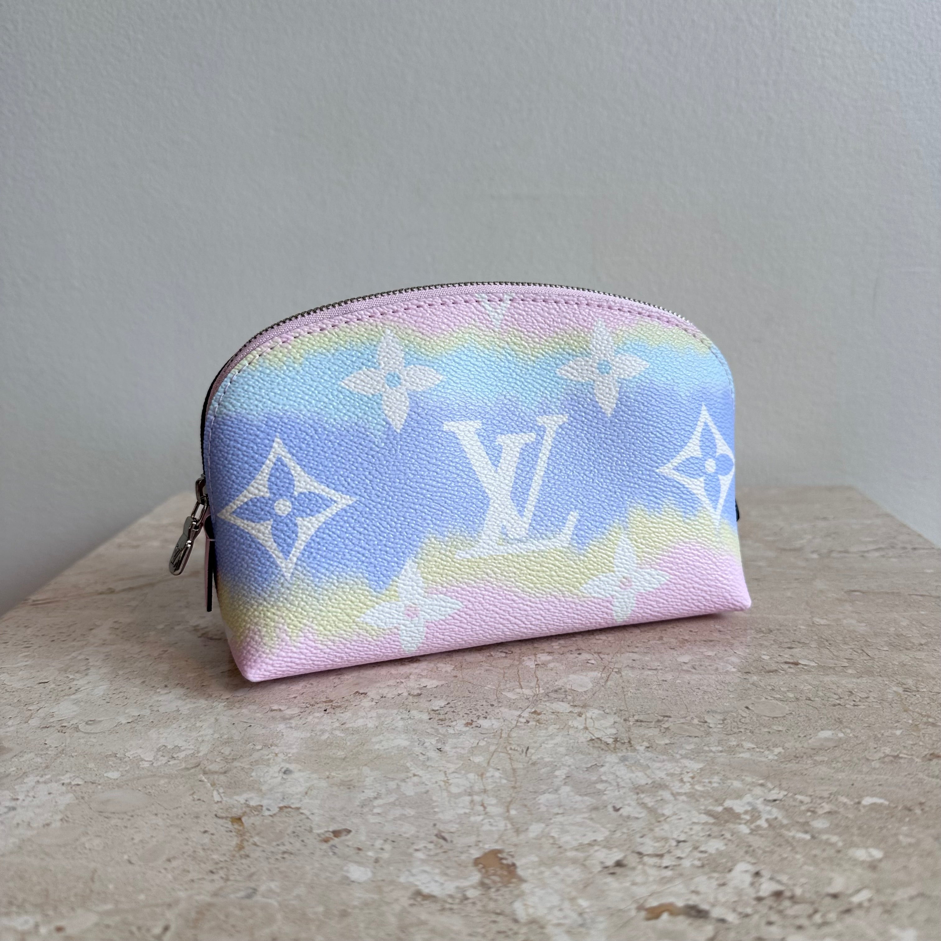 Pre Owned LOUIS VUITTON Escale Pochette Valamode