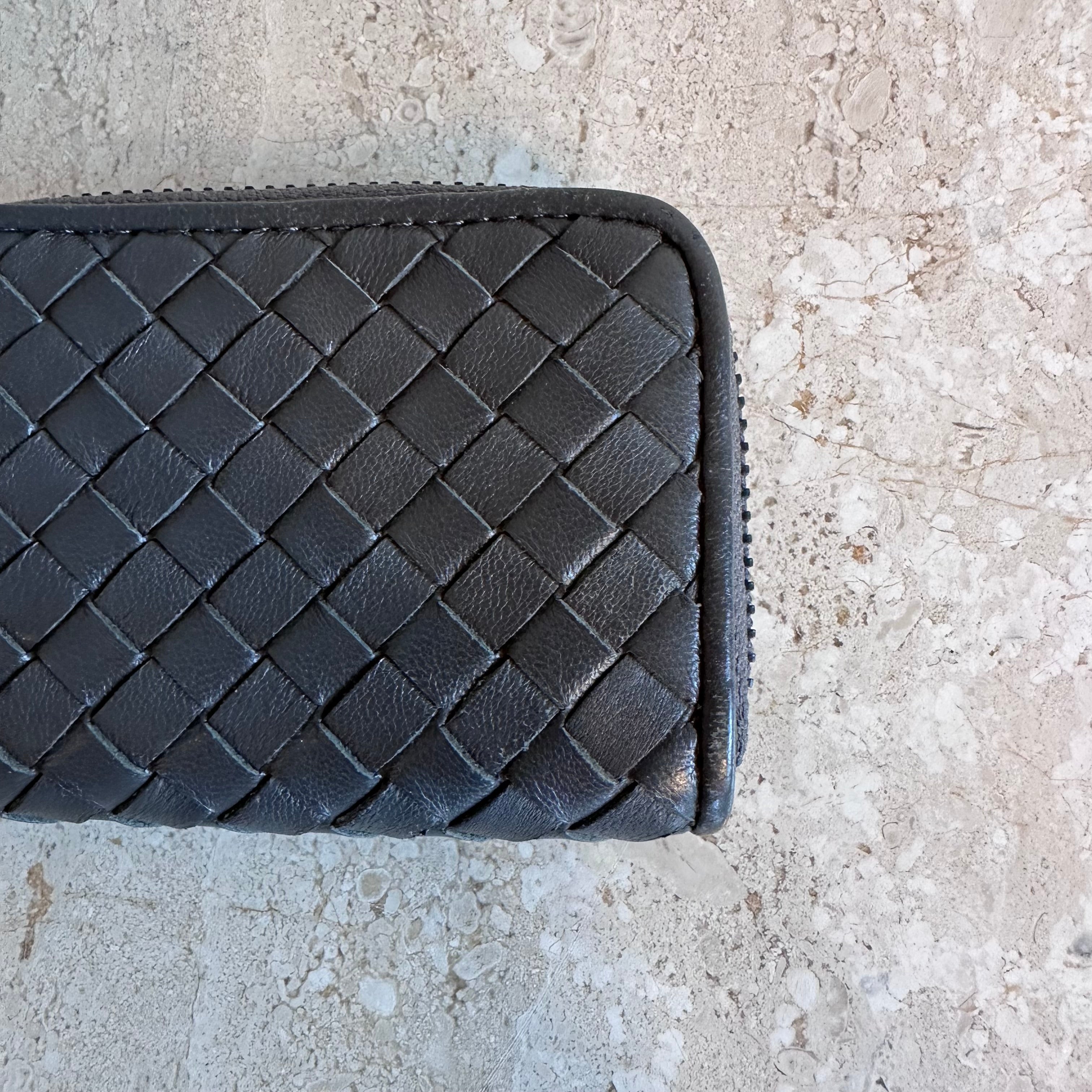 Pre-Owned BOTTEGA VENETA Dark Taupe Intrecciato Zip Wallet/Coin Purse