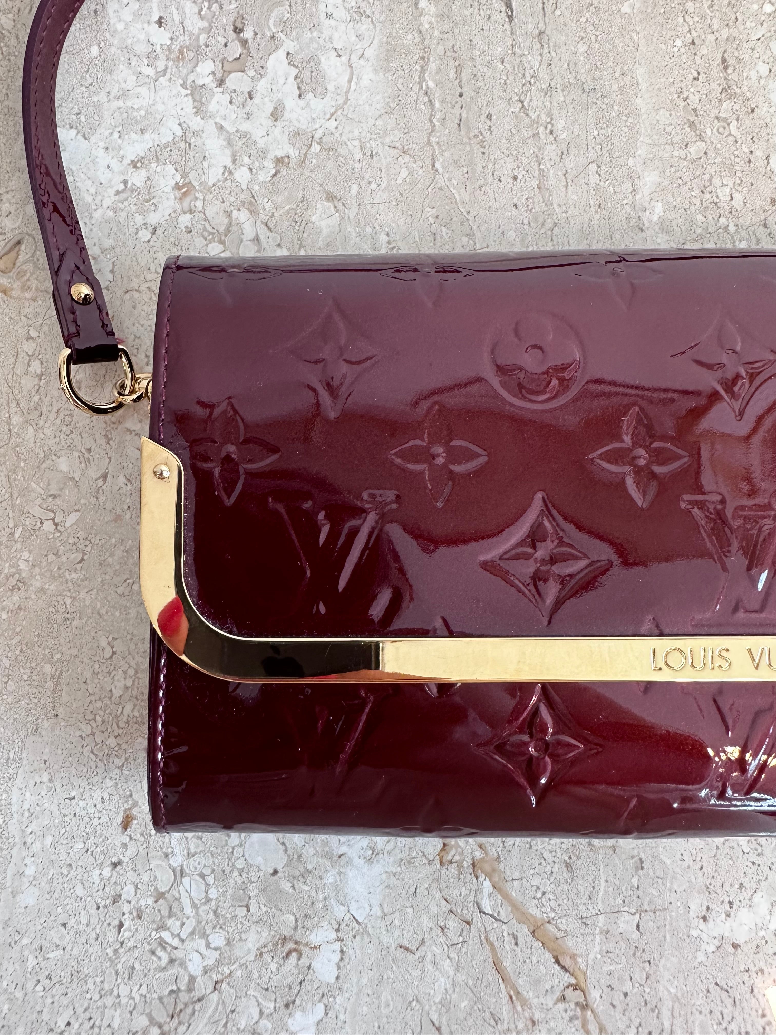 Pre-Owned LOUIS VUITTON Amarante Vernis Rossmore MM Clutch