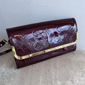 Pre-Owned LOUIS VUITTON Amarante Vernis Rossmore MM Clutch