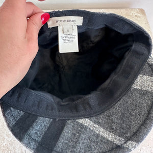 Pre-Owned BURBERRY Grey Wool Plaid Hat - Size Small