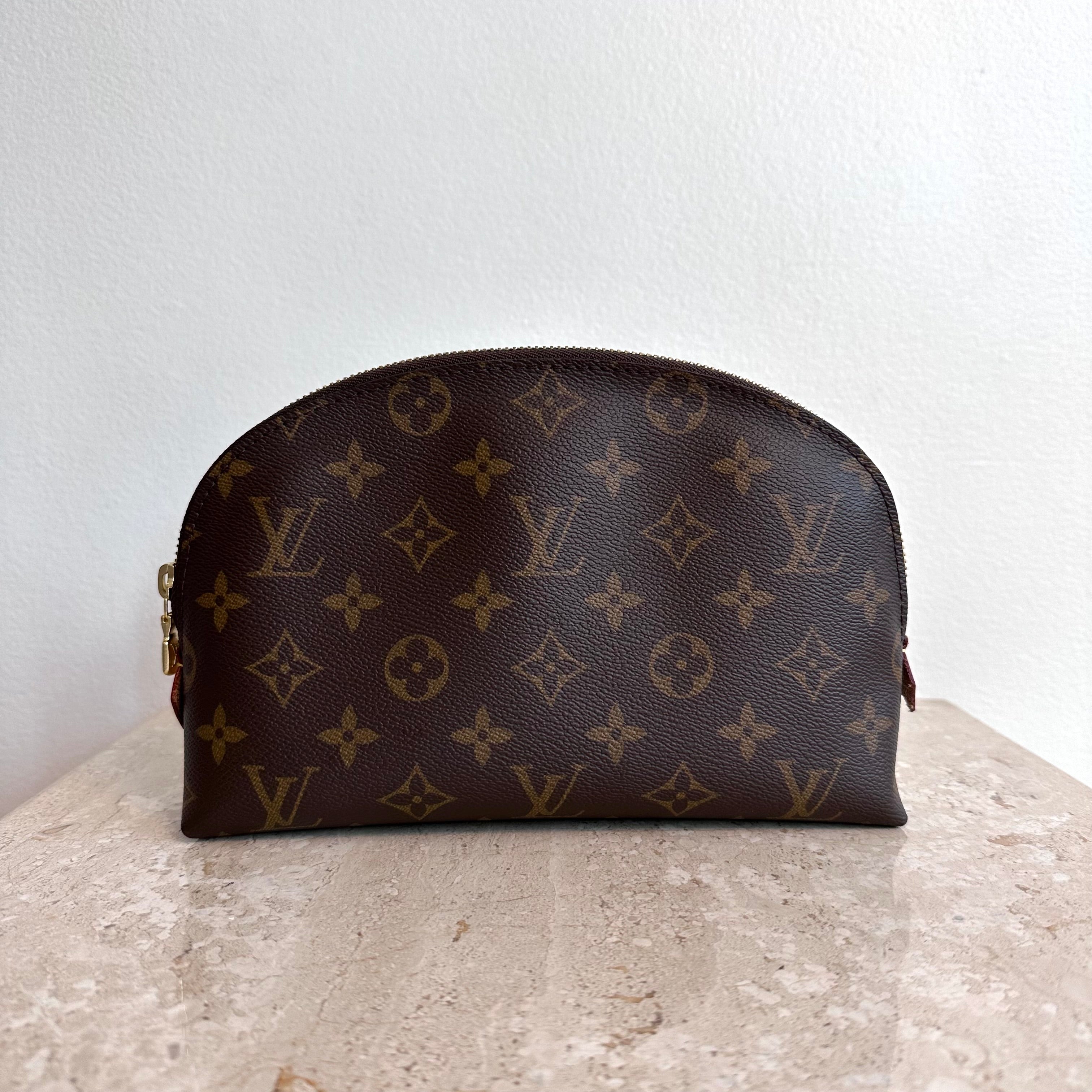 Pre-Owned LOUIS VUITTON Cosmetic Pouch MM