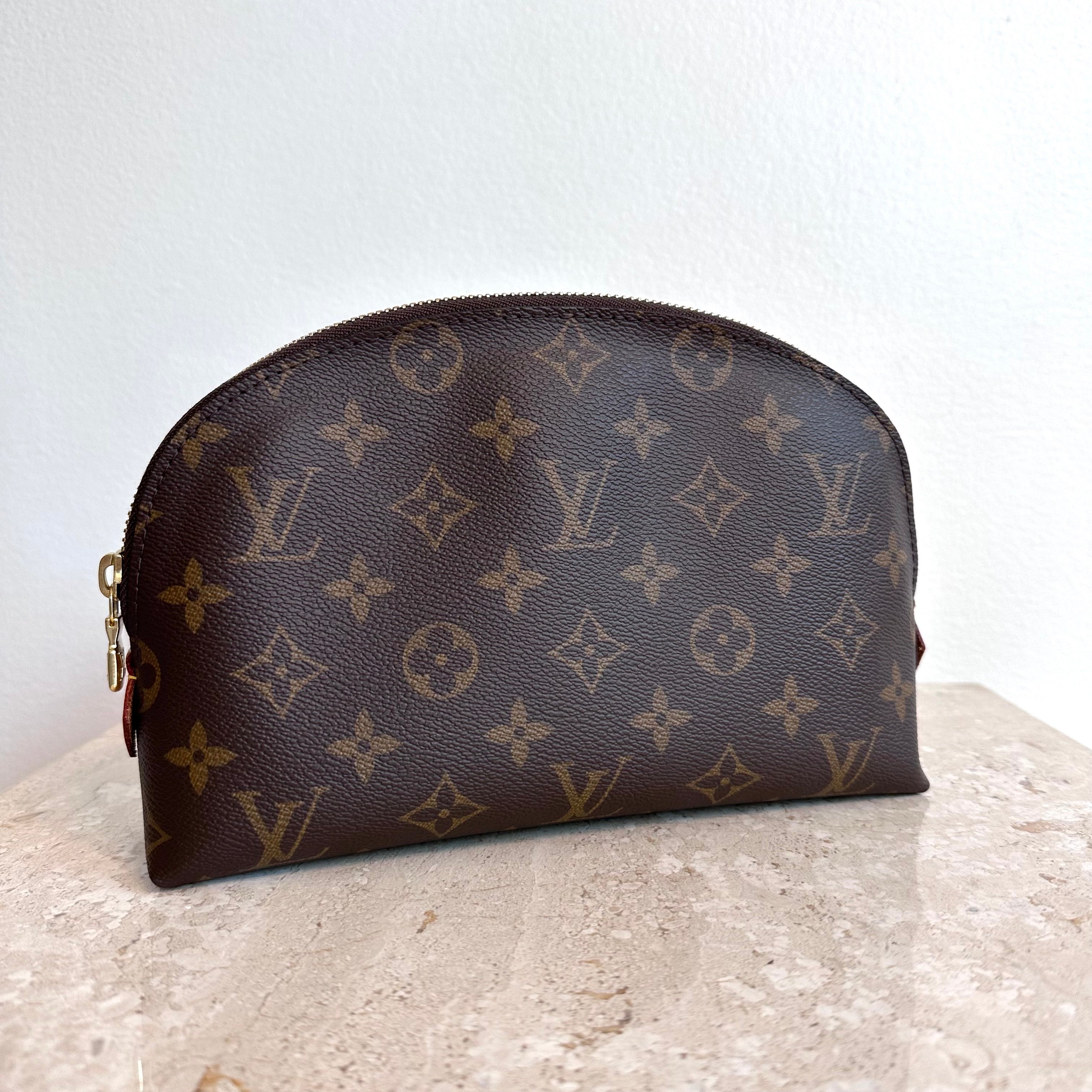 Pre-Owned LOUIS VUITTON Cosmetic Pouch MM