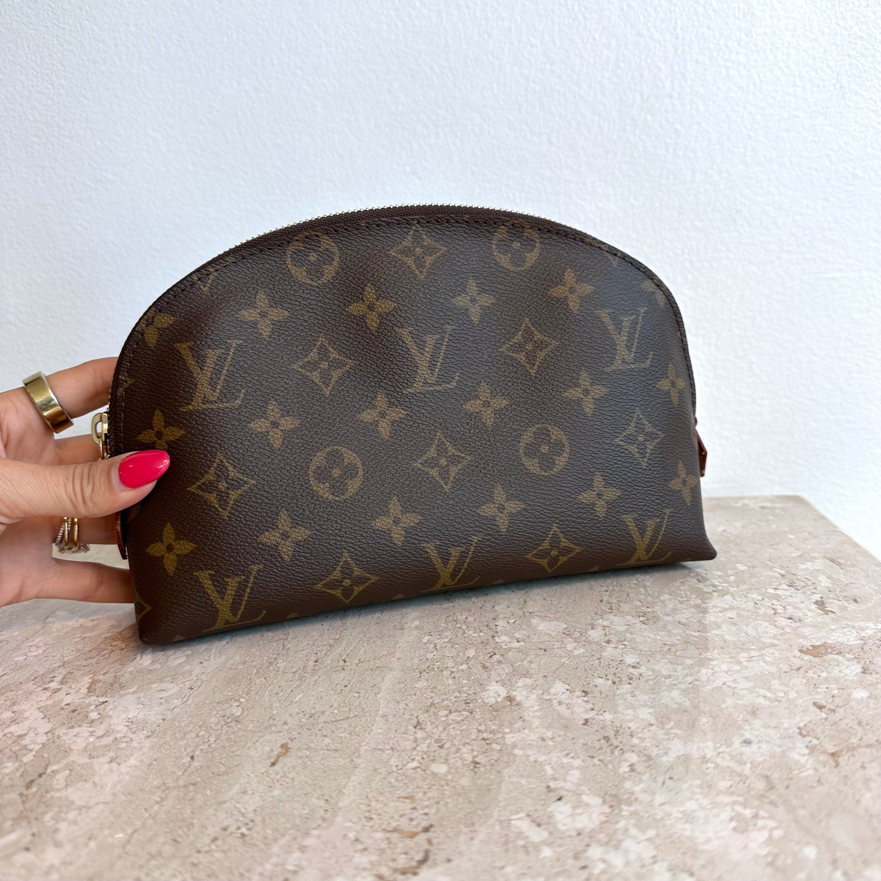 Pre-Owned LOUIS VUITTON Cosmetic Pouch MM
