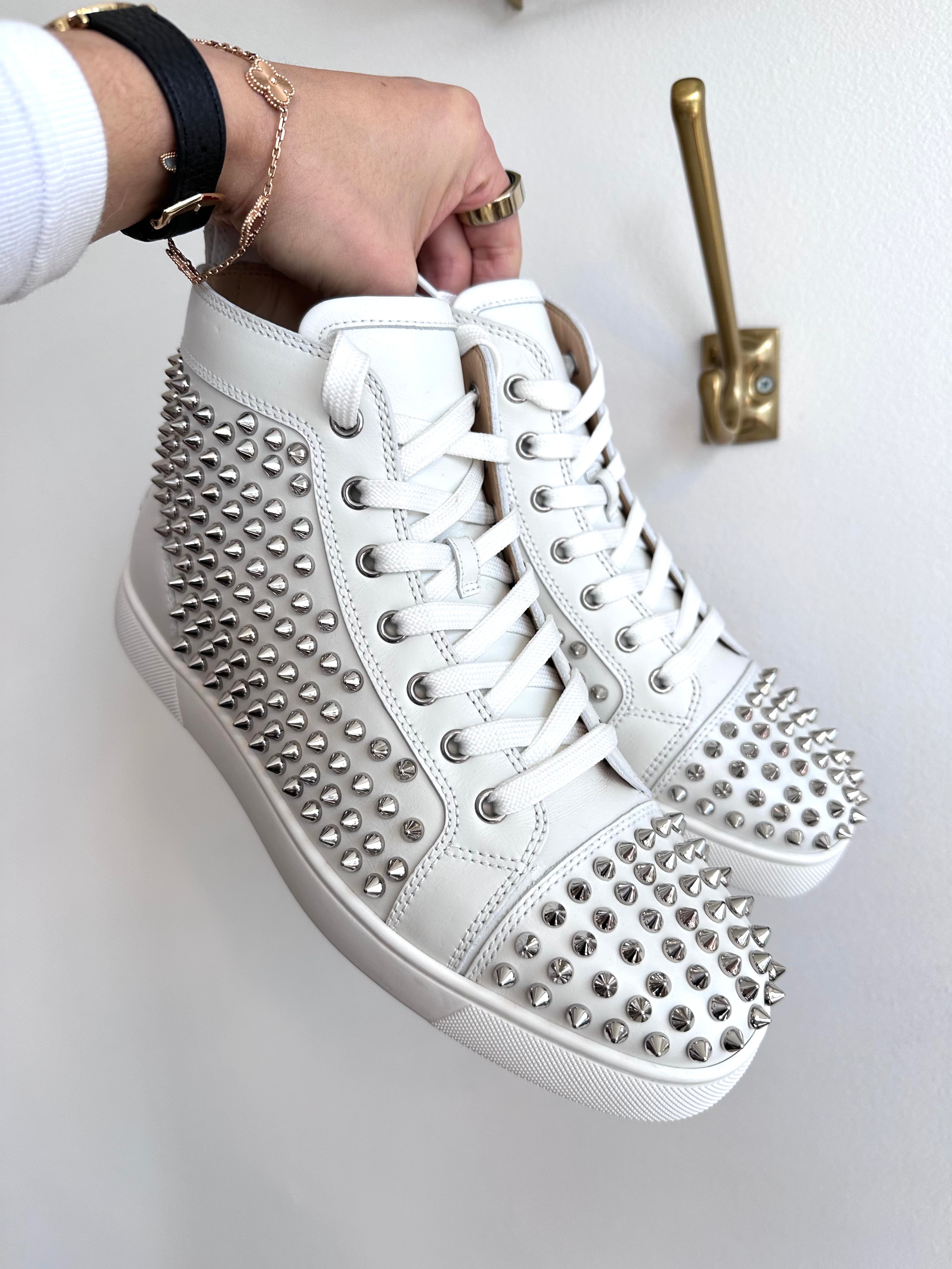 Pre-Owned CHRISTIAN LOUBOUTIN Louis Flat Calf Spikes High Top Sneaker White Size 41