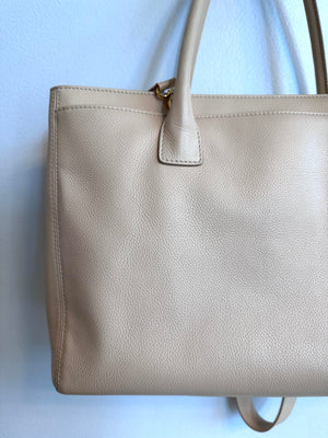 Pre-Owned CHANEL Cream Cerf Medium Executive Tote