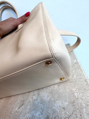 Pre-Owned CHANEL Cream Cerf Medium Executive Tote