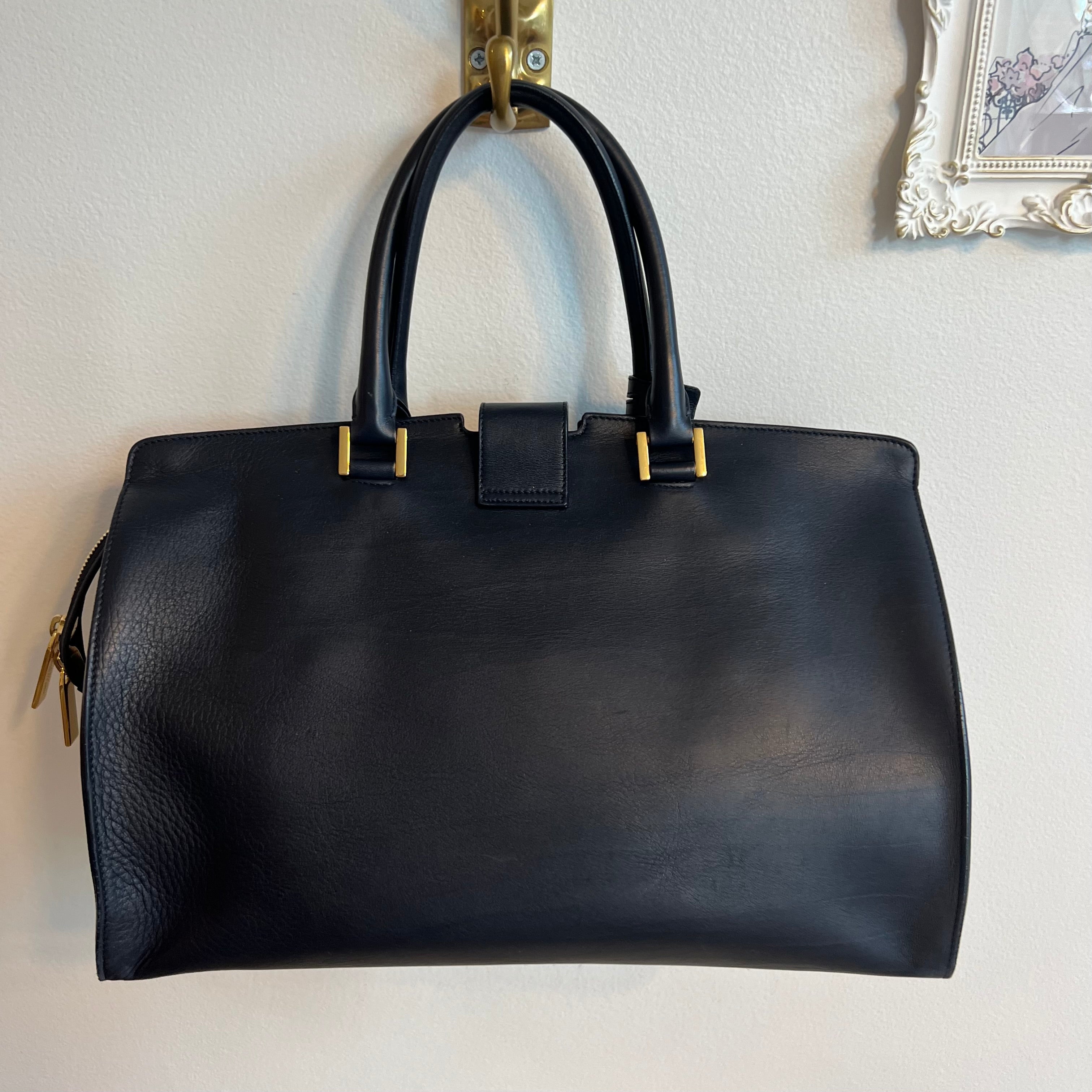 Pre-Owned YVES SAINT LAURENT Navy Leather Cabas Chyc Medium Tote