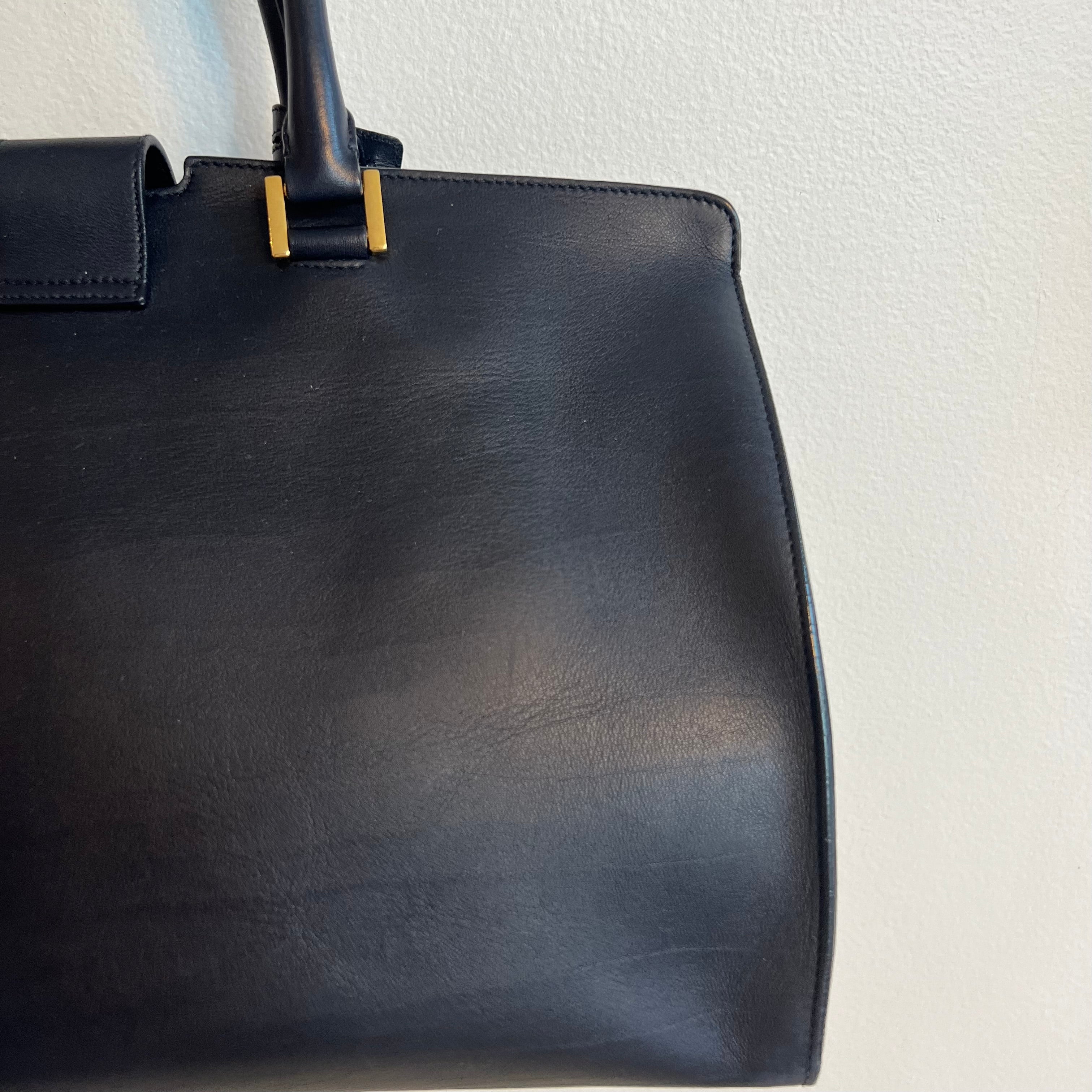 Pre-Owned YVES SAINT LAURENT Navy Leather Cabas Chyc Medium Tote