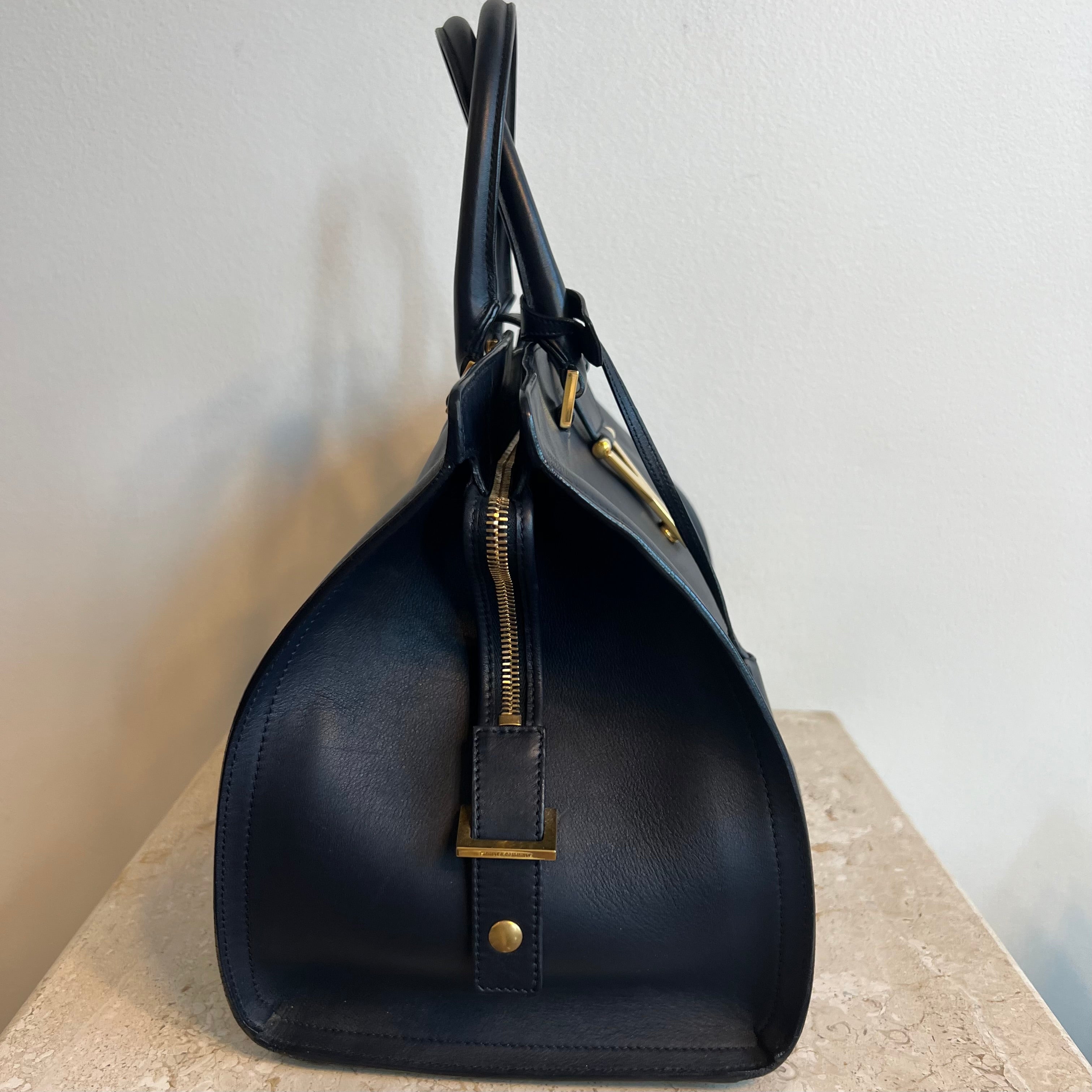 Pre-Owned YVES SAINT LAURENT Navy Leather Cabas Chyc Medium Tote