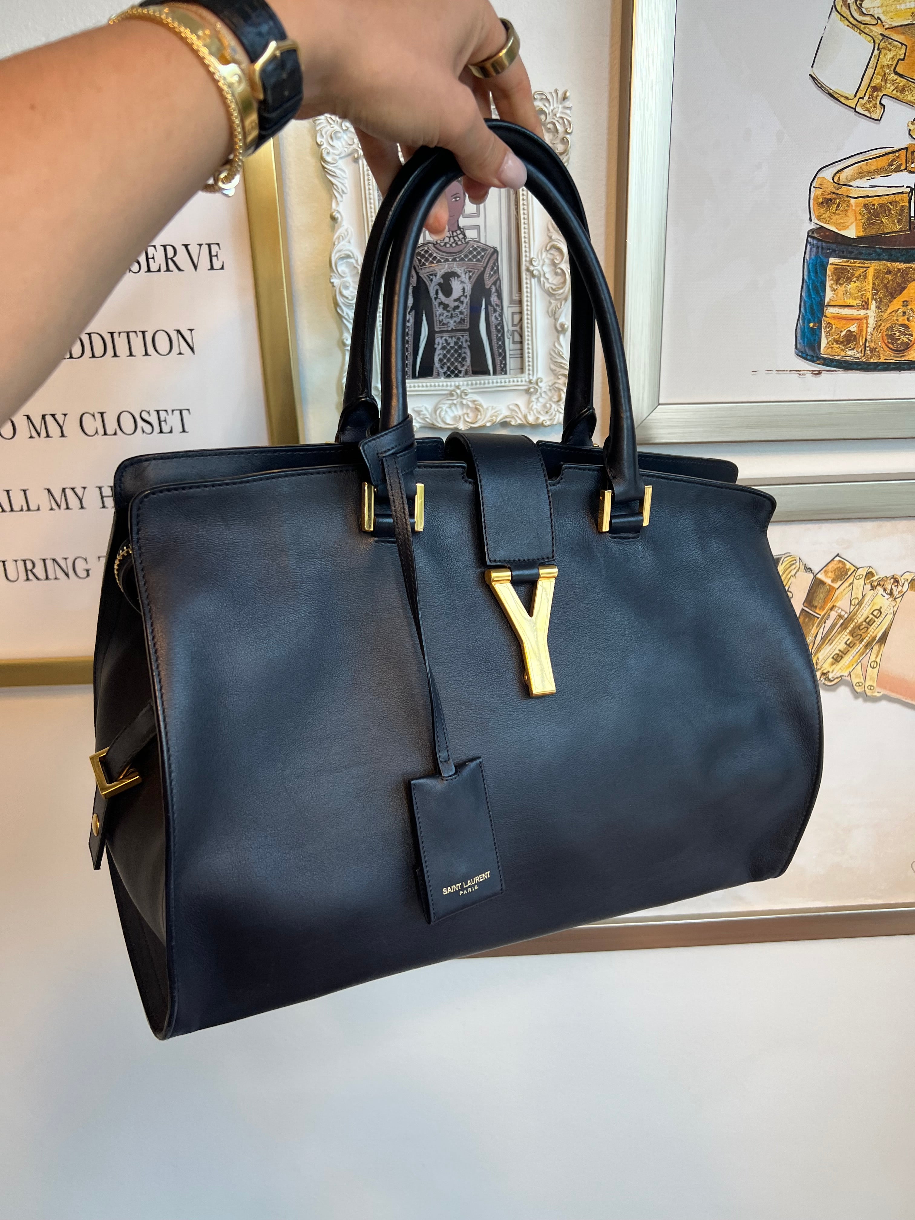 Pre-Owned YVES SAINT LAURENT Navy Leather Cabas Chyc Medium Tote
