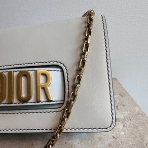 Pre-Owned DIOR J'ADIOR White Chain Flap Bag