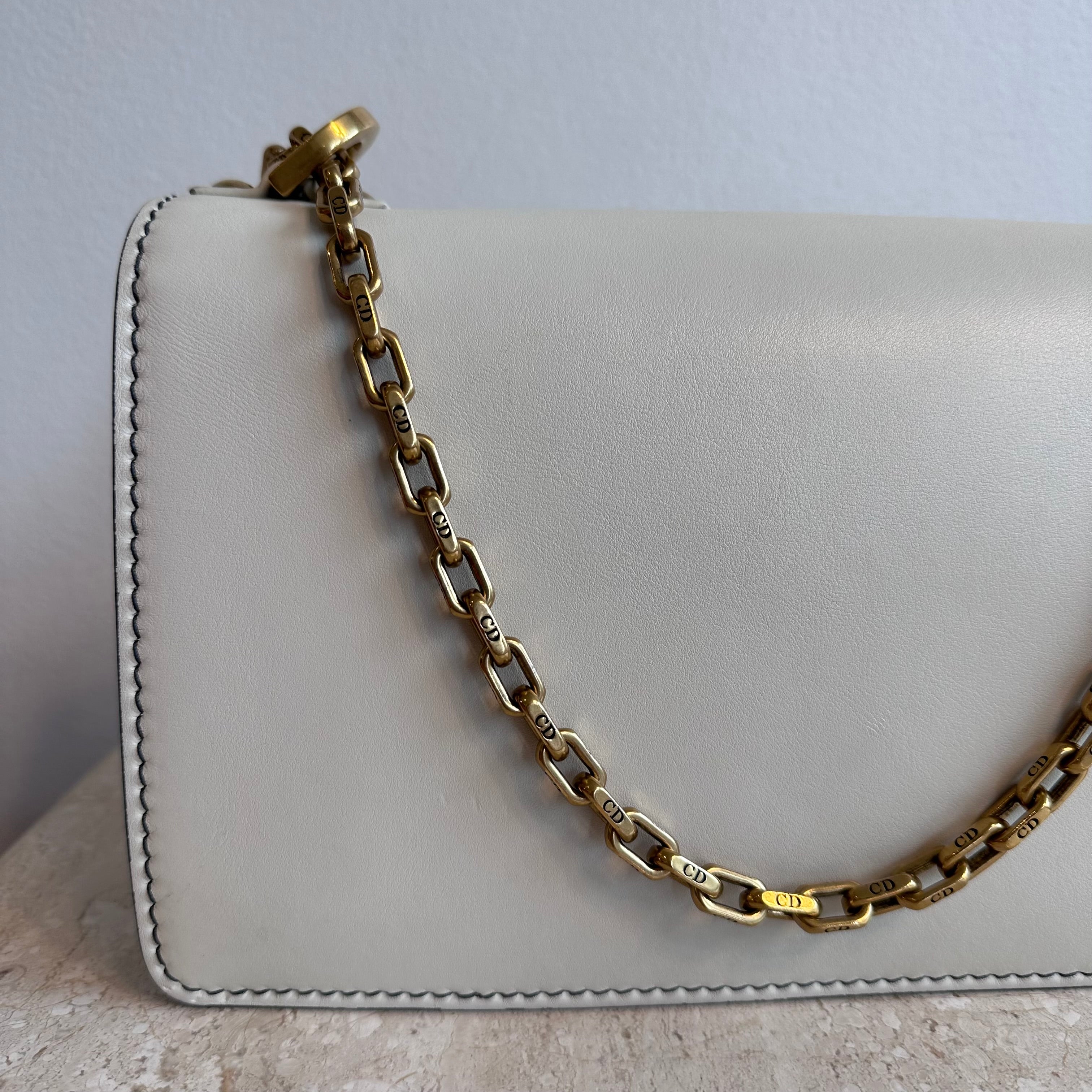 Pre-Owned DIOR J'ADIOR White Chain Flap Bag