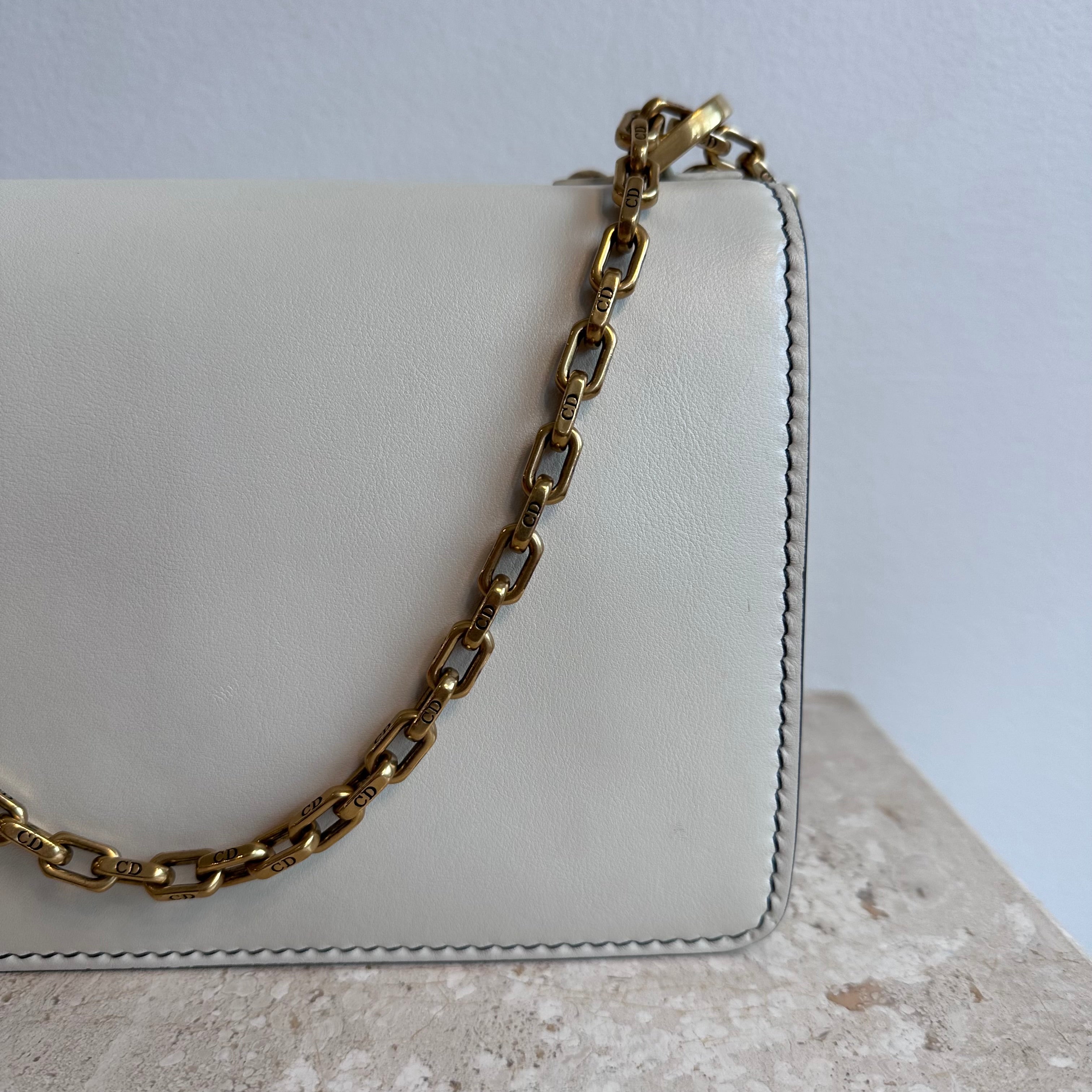 Pre-Owned DIOR J'ADIOR White Chain Flap Bag