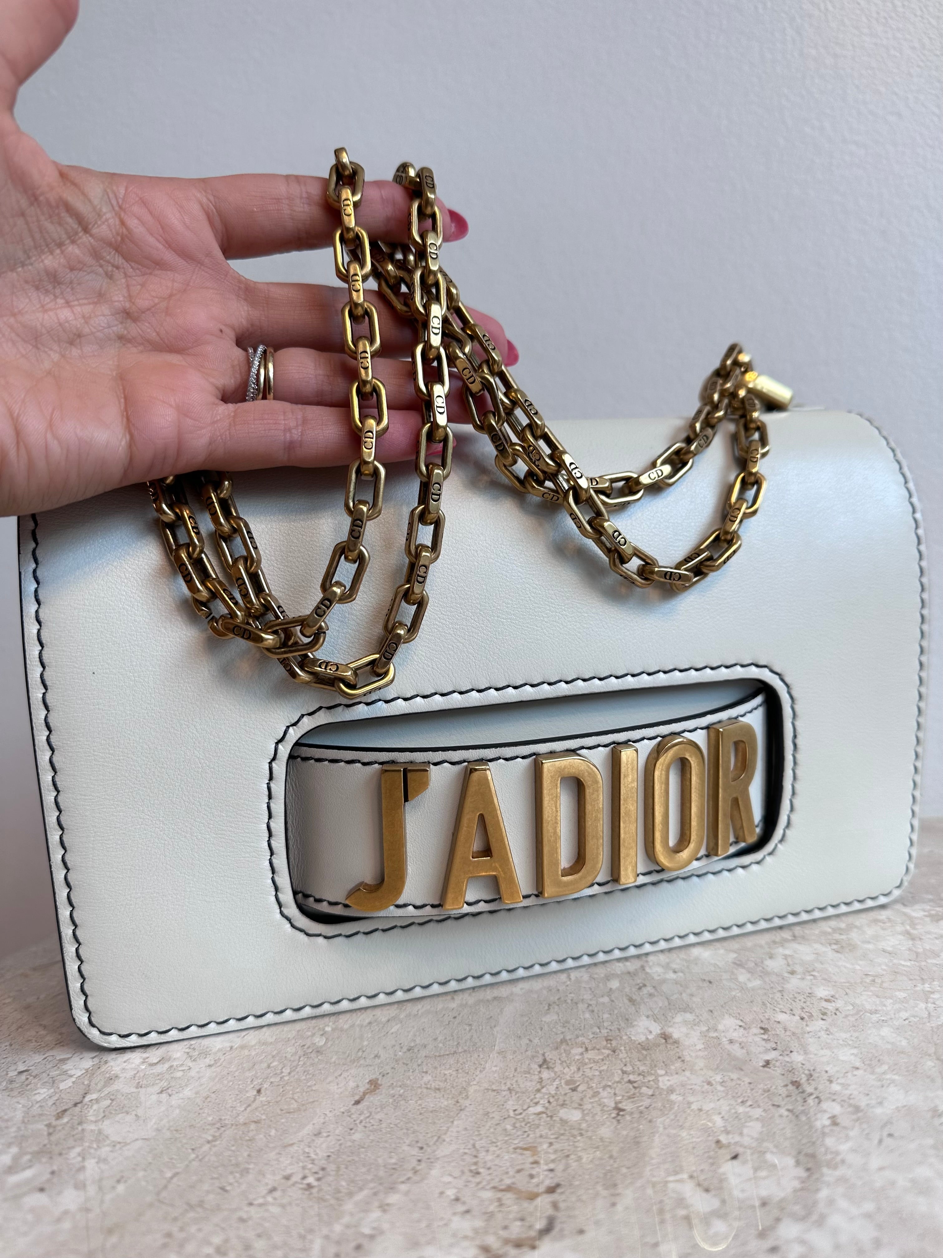 Pre-Owned DIOR J'ADIOR White Chain Flap Bag