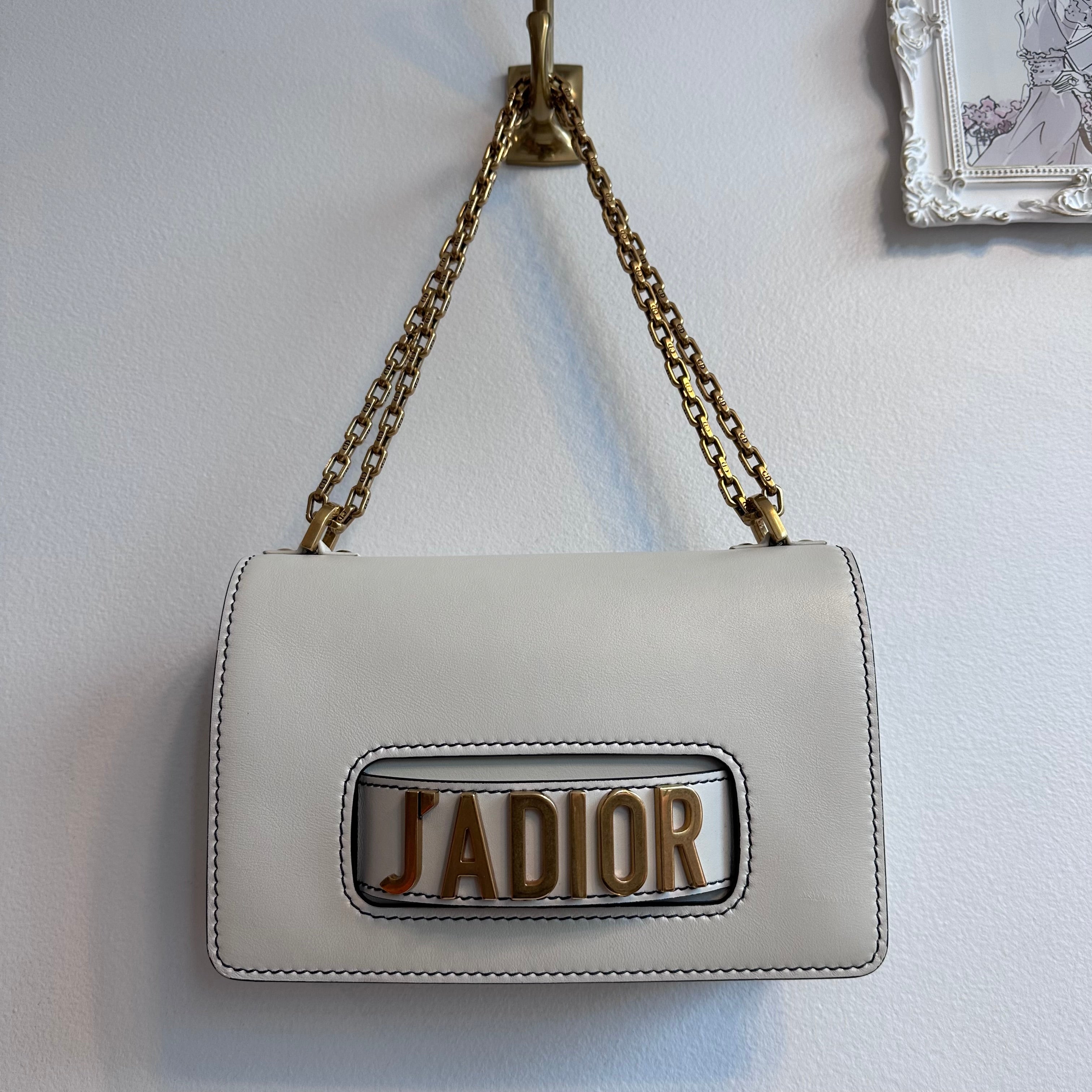 Pre-Owned DIOR J'ADIOR White Chain Flap Bag