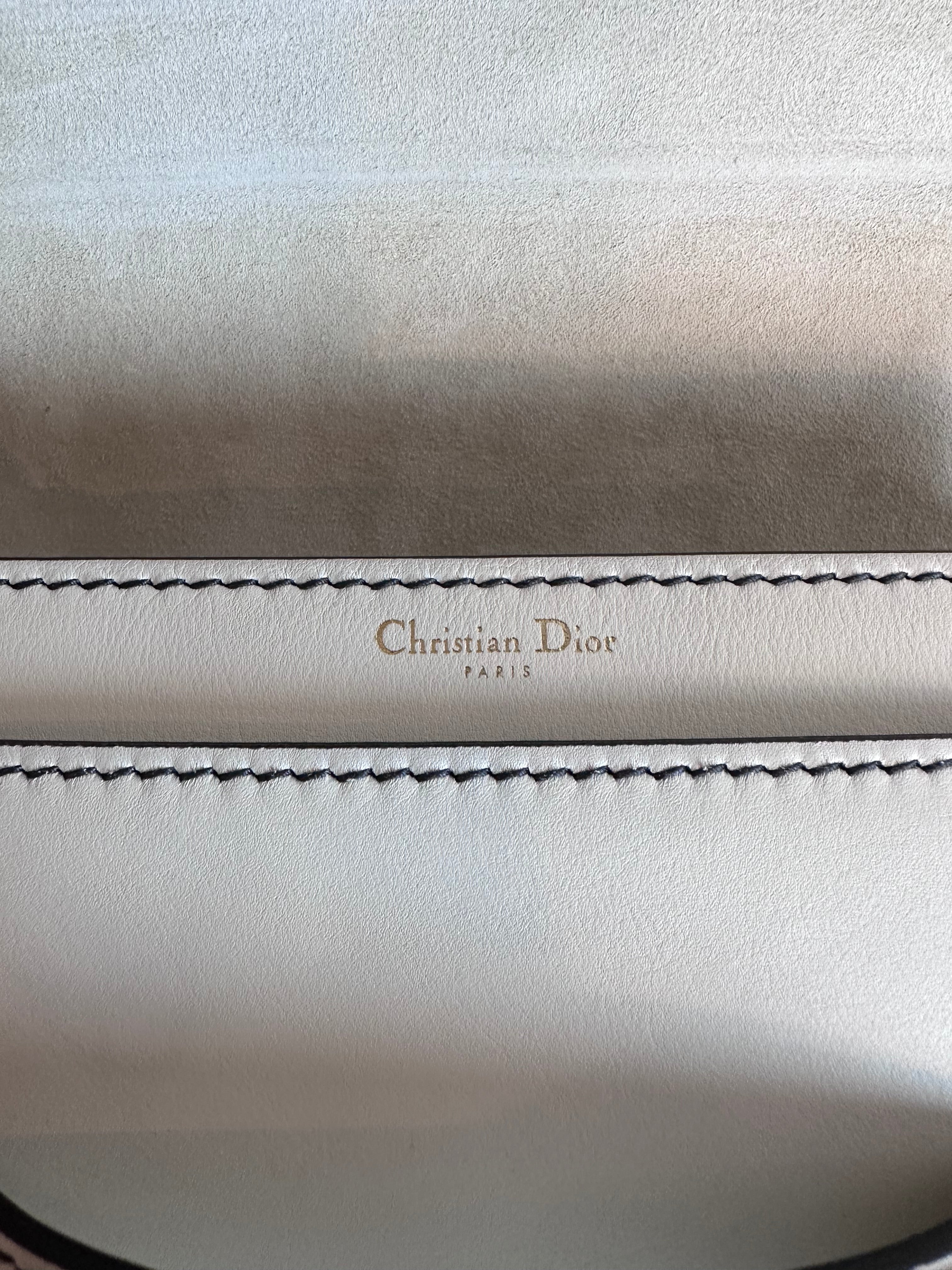 Pre-Owned DIOR J'ADIOR White Chain Flap Bag