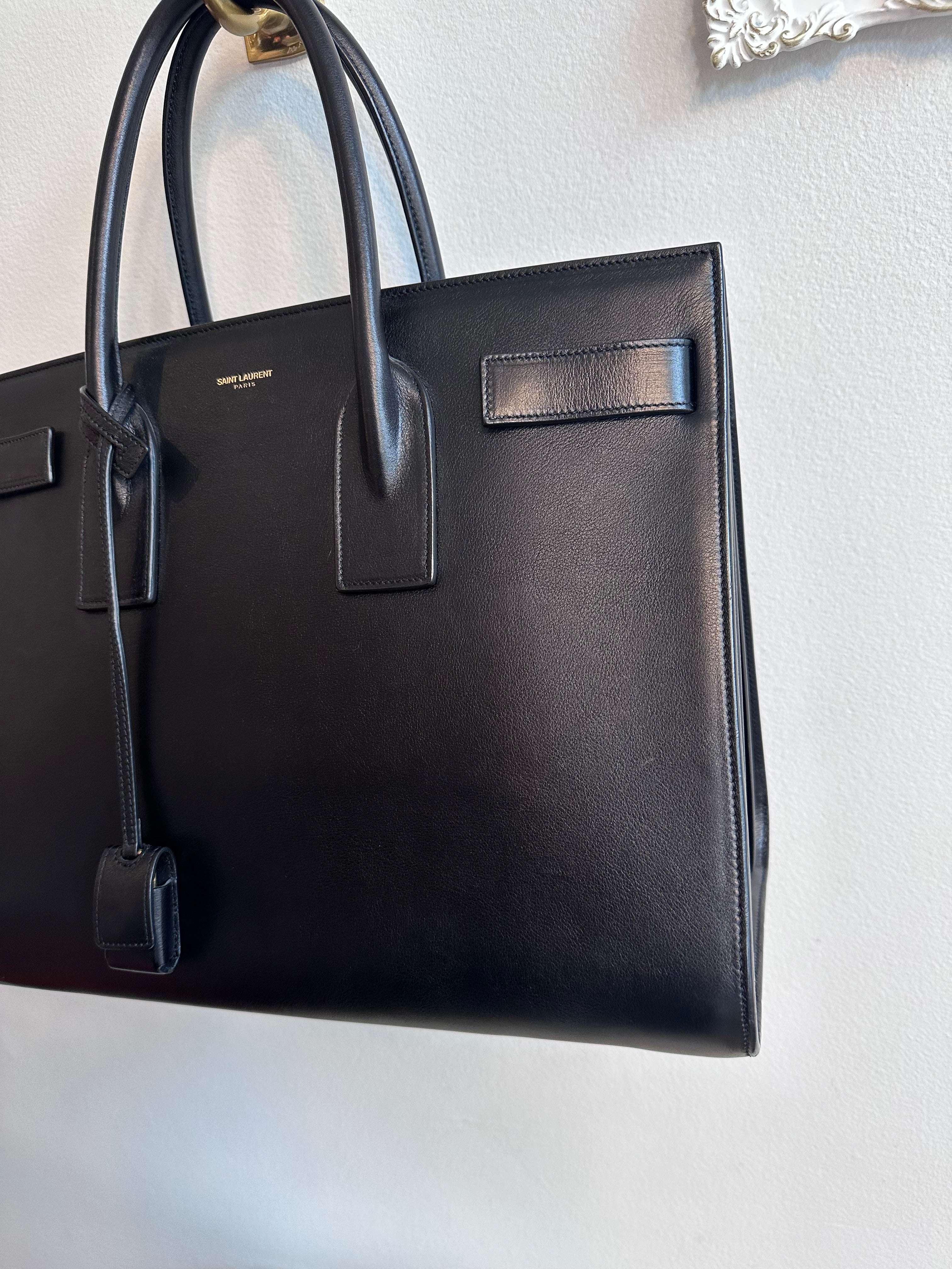 Pre-Owned SAINT LAURENT Black Sac De Jour