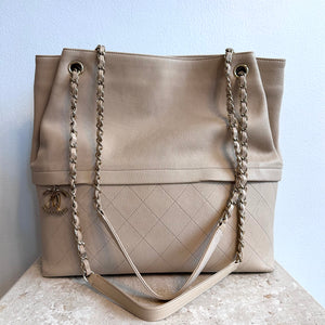 Pre-Owned CHANEL Beige Shoulder Bag