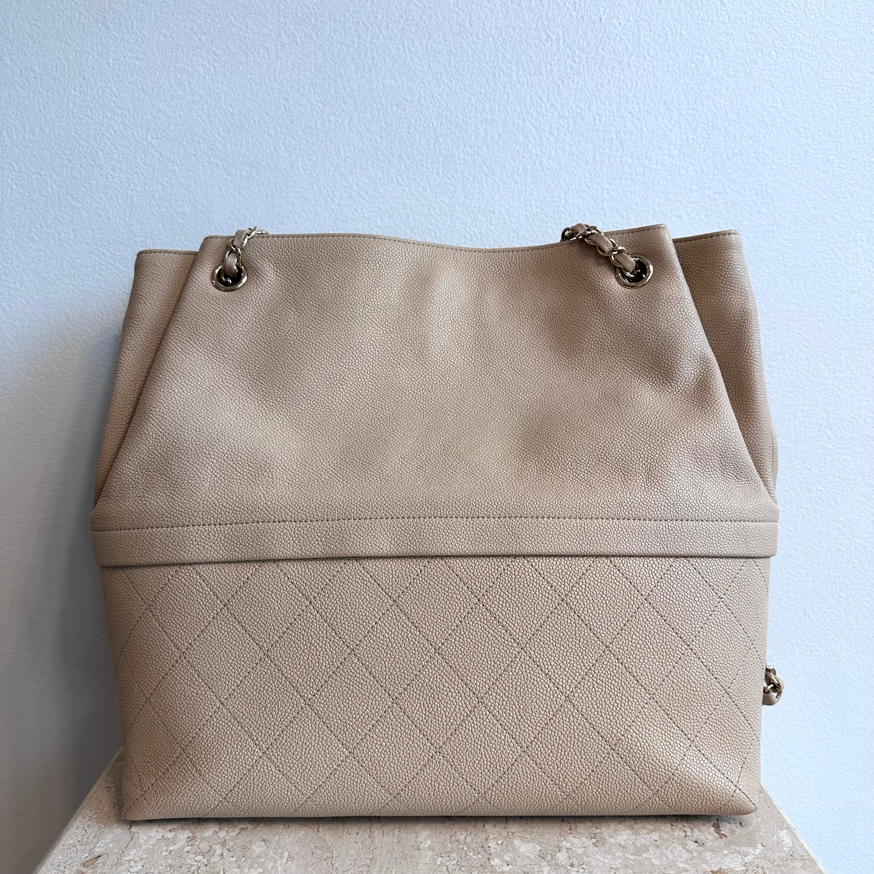Pre-Owned CHANEL Beige Shoulder Bag