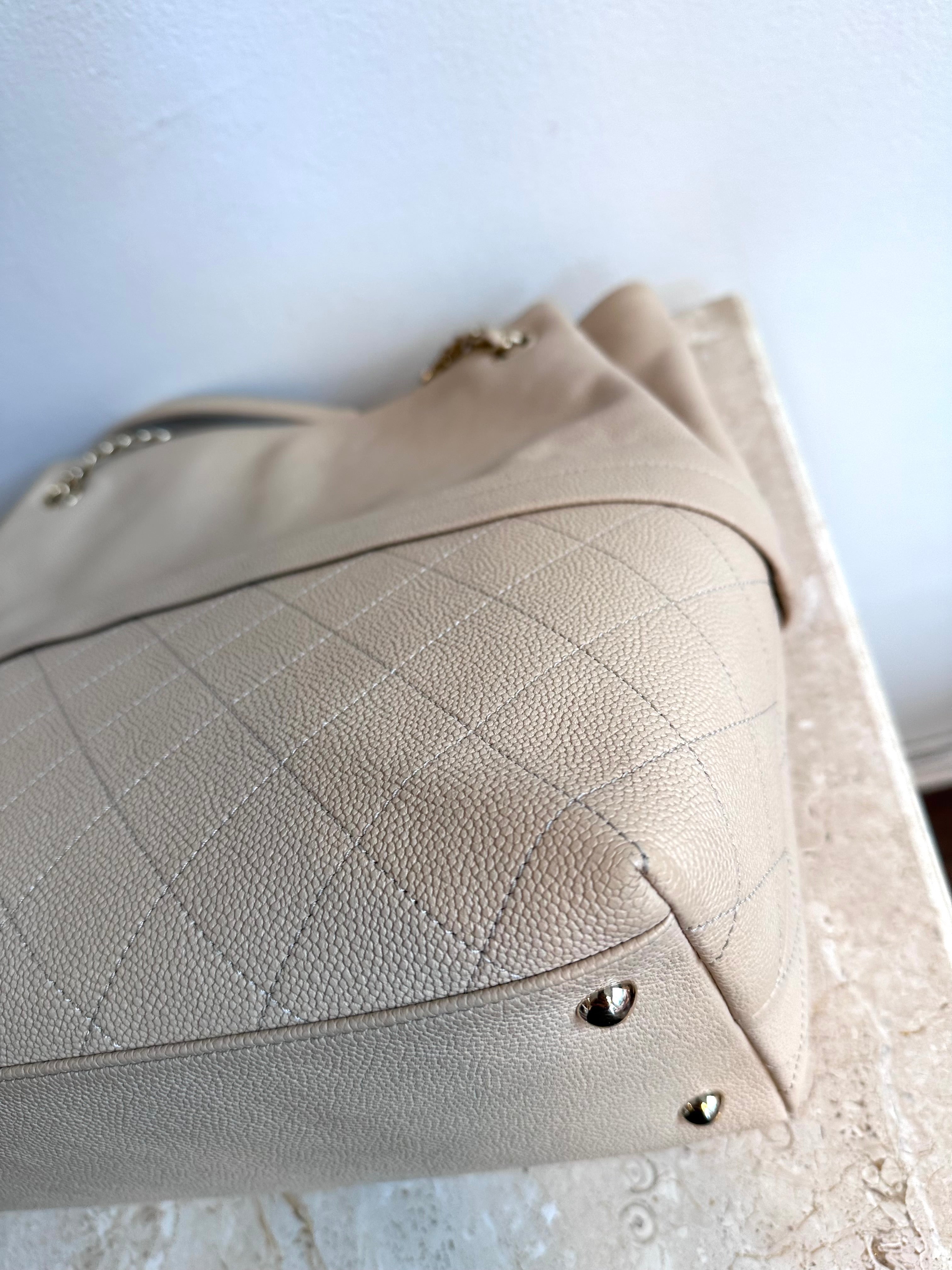 Pre-Owned CHANEL Beige Shoulder Bag