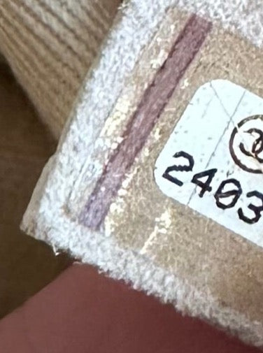 Pre-Owned CHANEL Beige Shoulder Bag