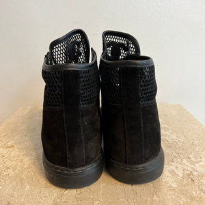 Pre-Owned CHANEL Black Mesh/Suede Sneaker - Size 39
