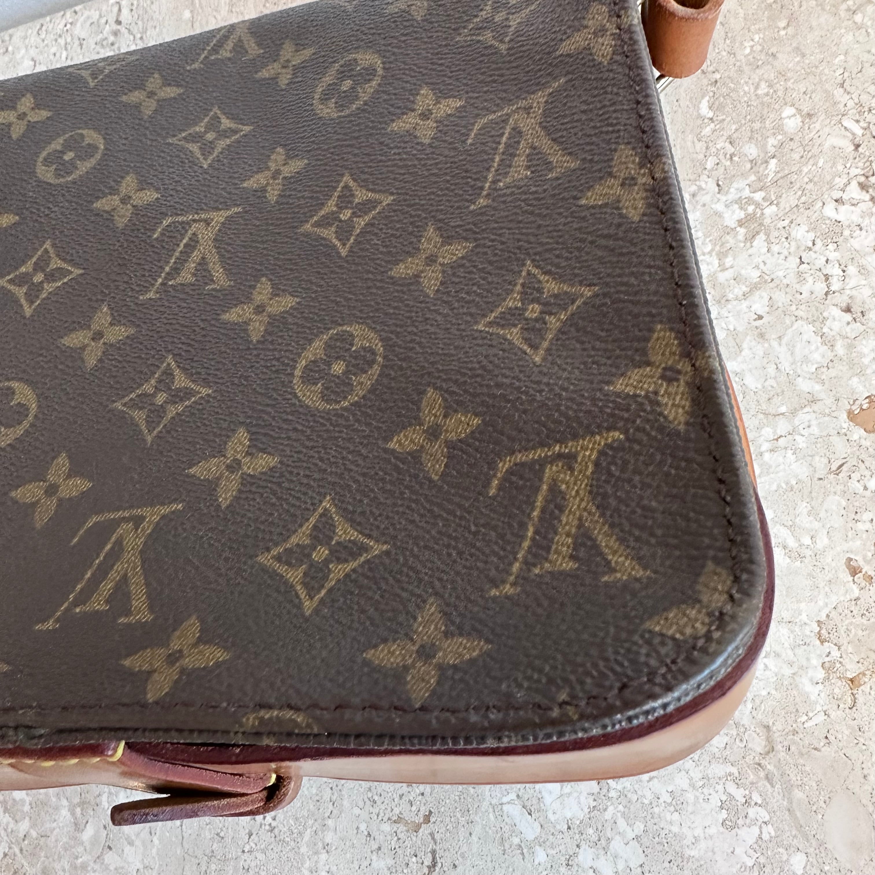 Pre-Owned LOUIS VUITTON Monogram Cartouchiere Crossbody MM