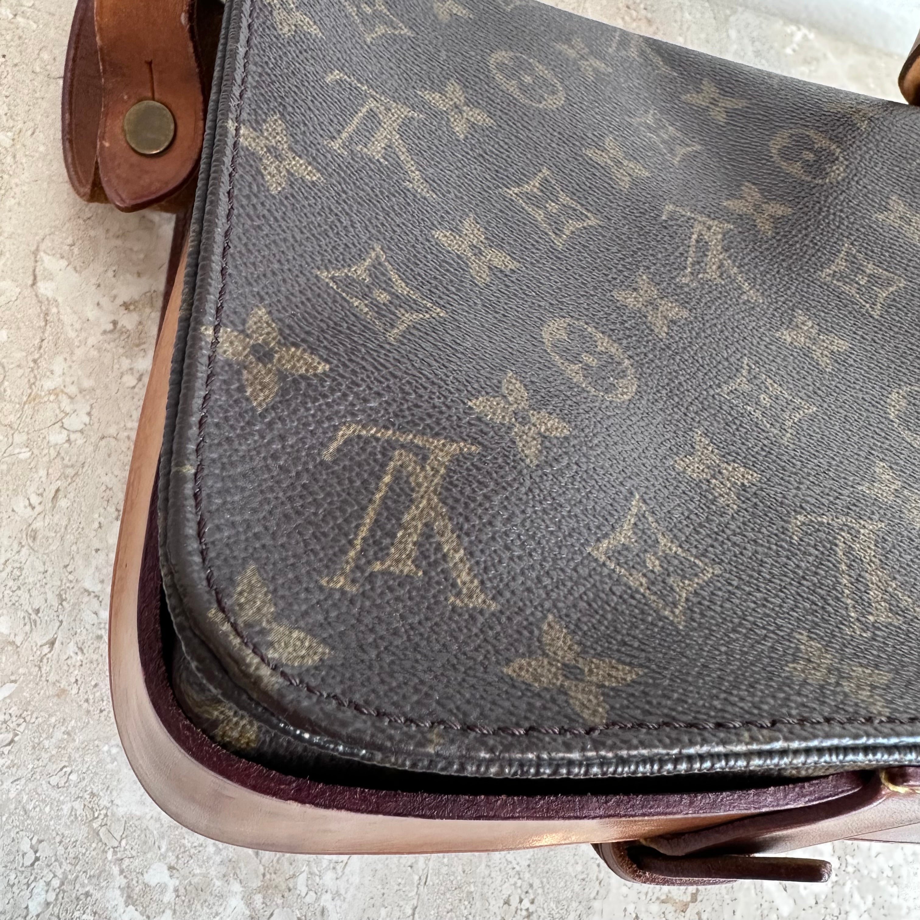 Pre-Owned LOUIS VUITTON Monogram Cartouchiere Crossbody MM
