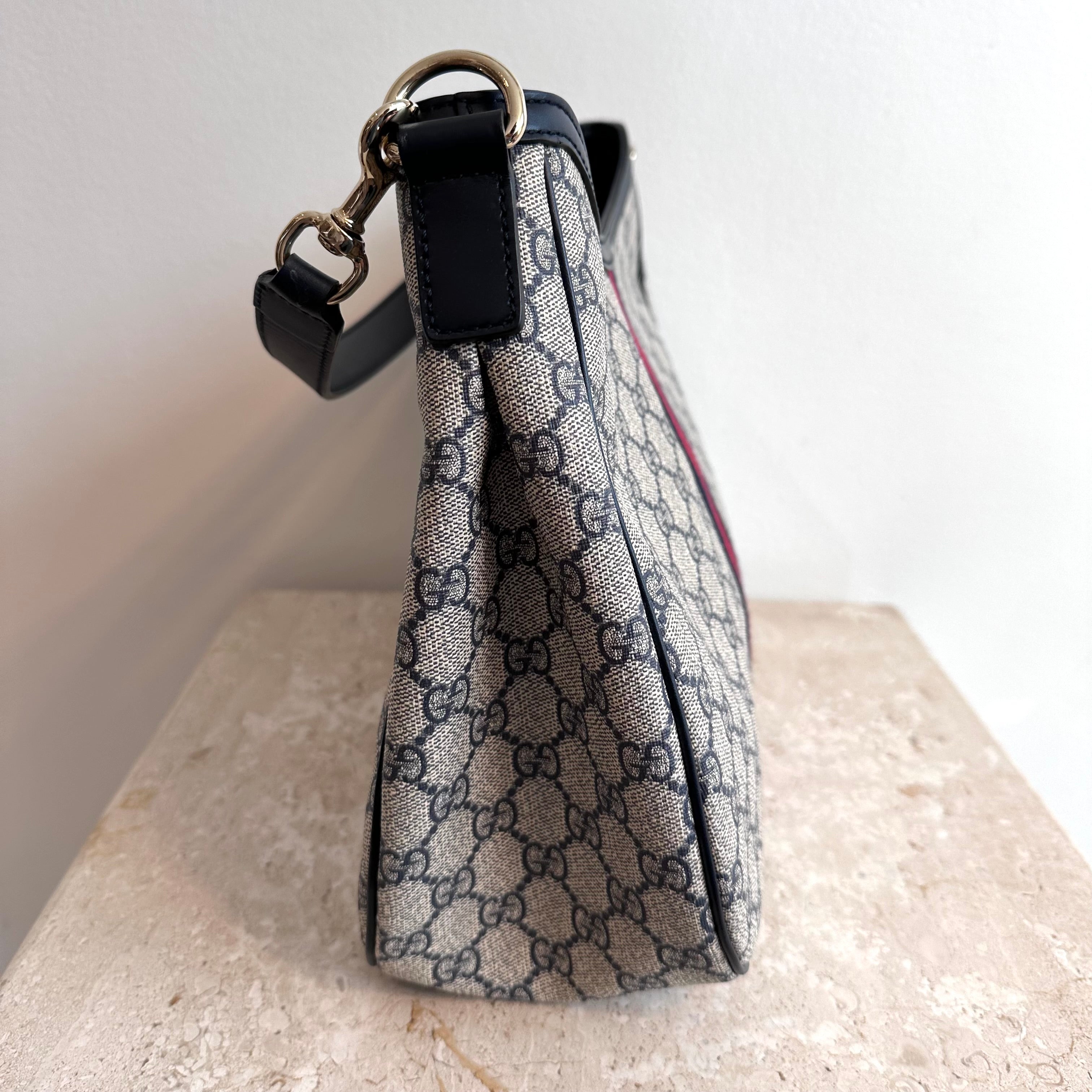 Pre-Owned GUCCI Navy GG Supreme Web Shoulder Bag