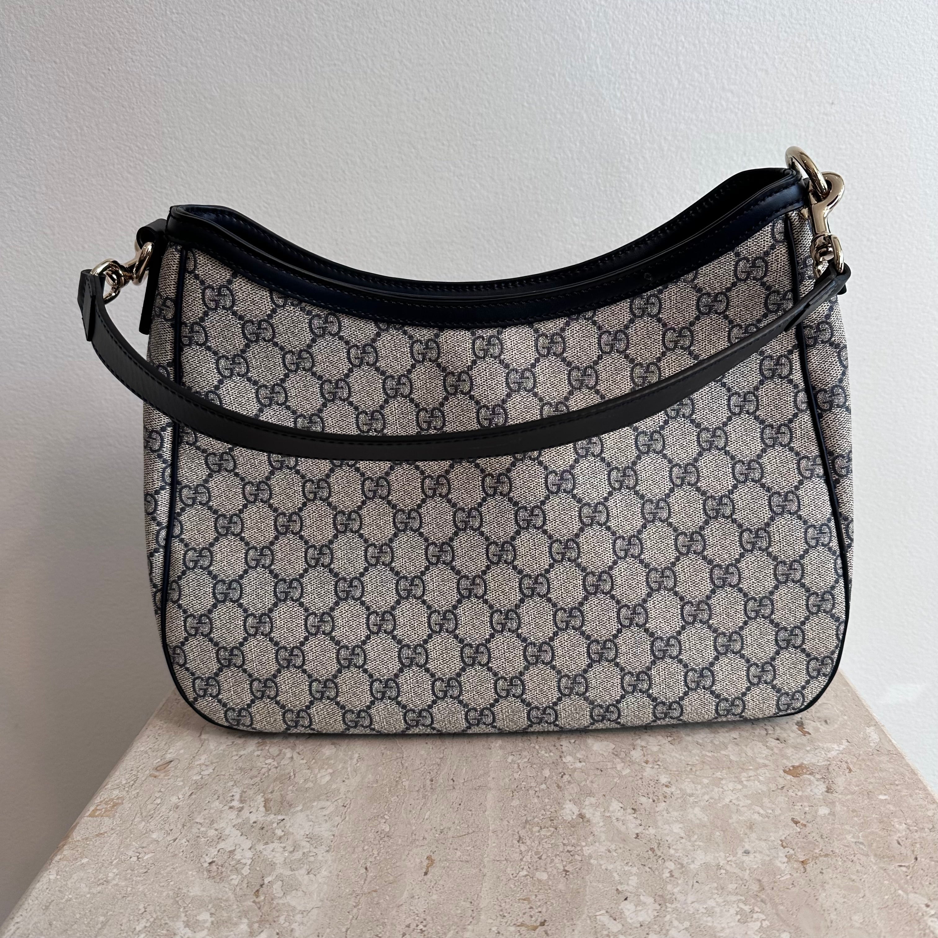 Pre-Owned GUCCI Navy GG Supreme Web Shoulder Bag