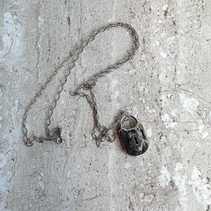 Pre-Owned TIFFANY & CO. SS Hammered Padlock Pendant Necklace