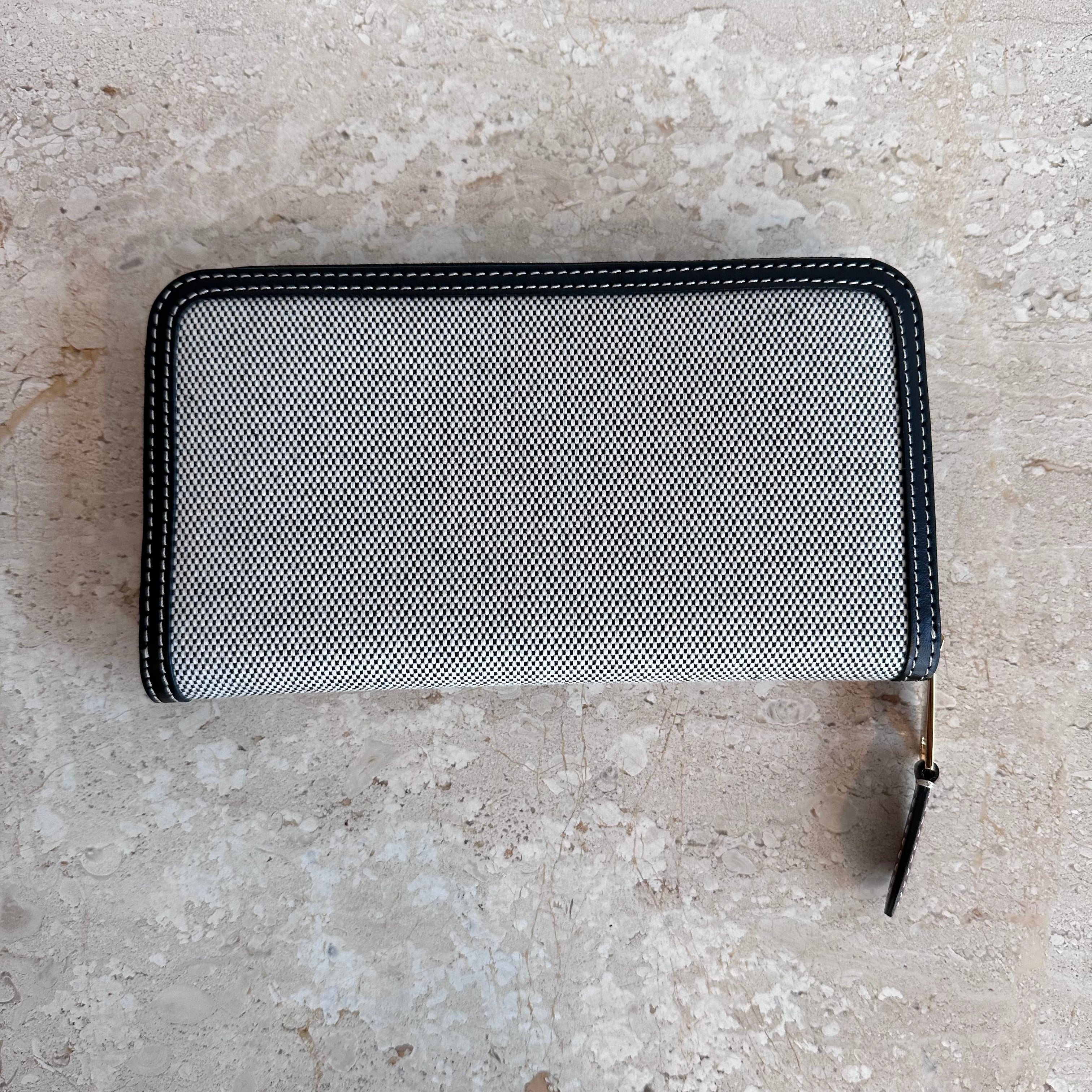 Pre-Owned BURBERRY Black and White Horseferry Print Long Wallet