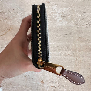 Pre-Owned BURBERRY Black and White Horseferry Print Long Wallet