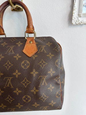 Pre-Owned LOUIS VUITTON Monogram Speedy 25