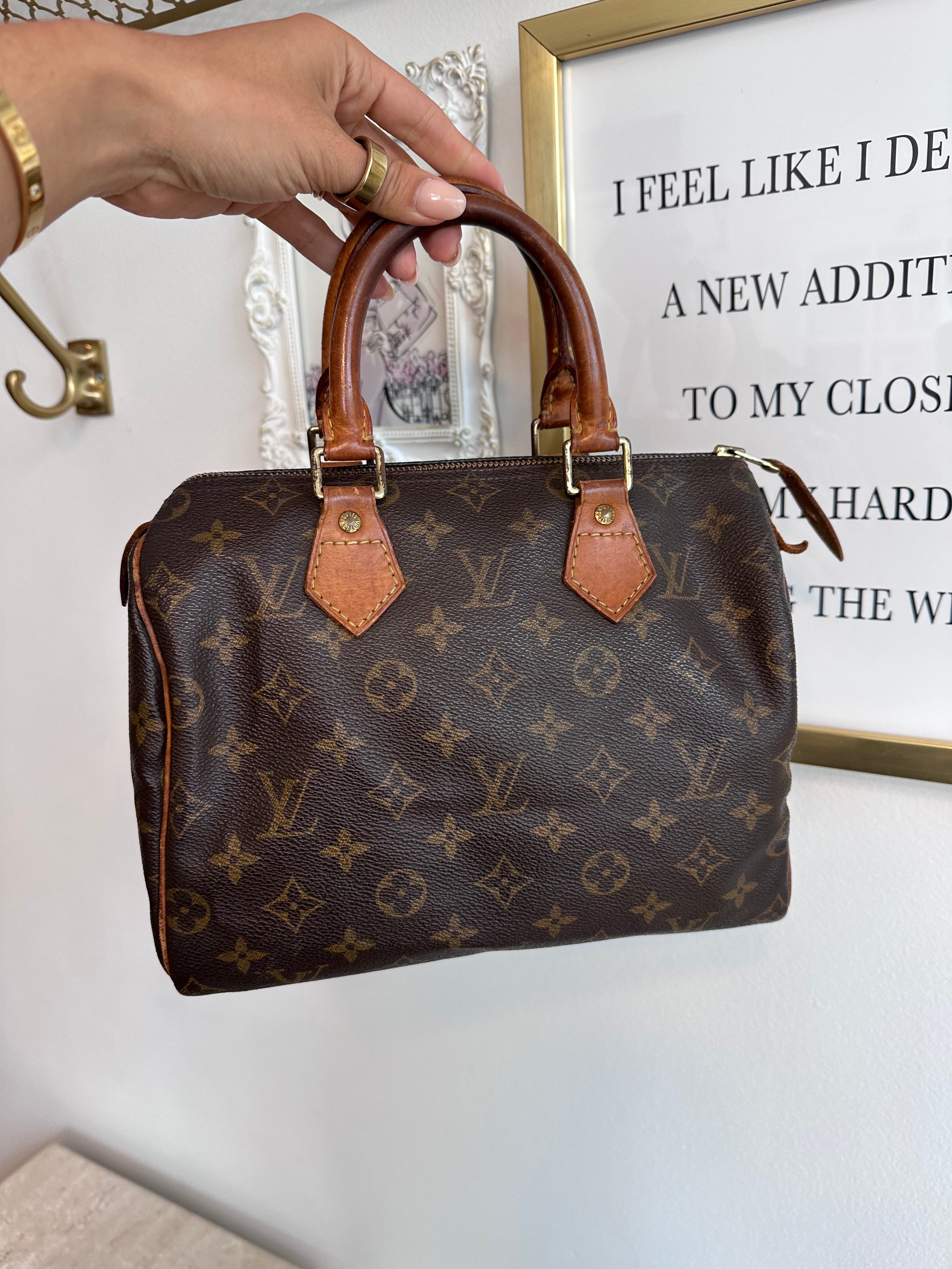 Pre-Owned LOUIS VUITTON Monogram Speedy 25