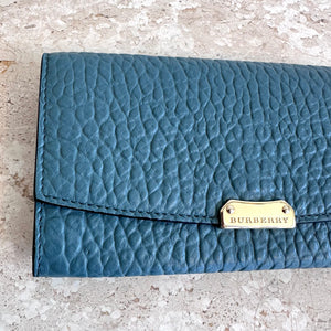 Pre-Owned BURBERRY Celadon Blue Porter Continental Wallet