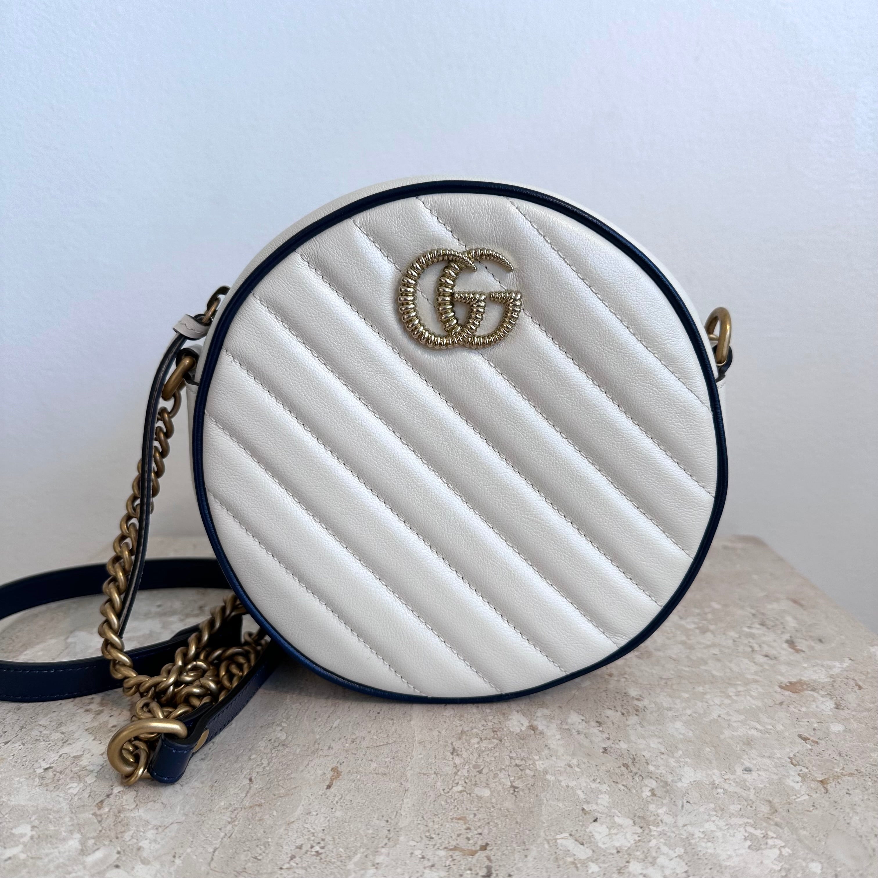 Pre-Owned GUCCI GG Round Shoulder Bag