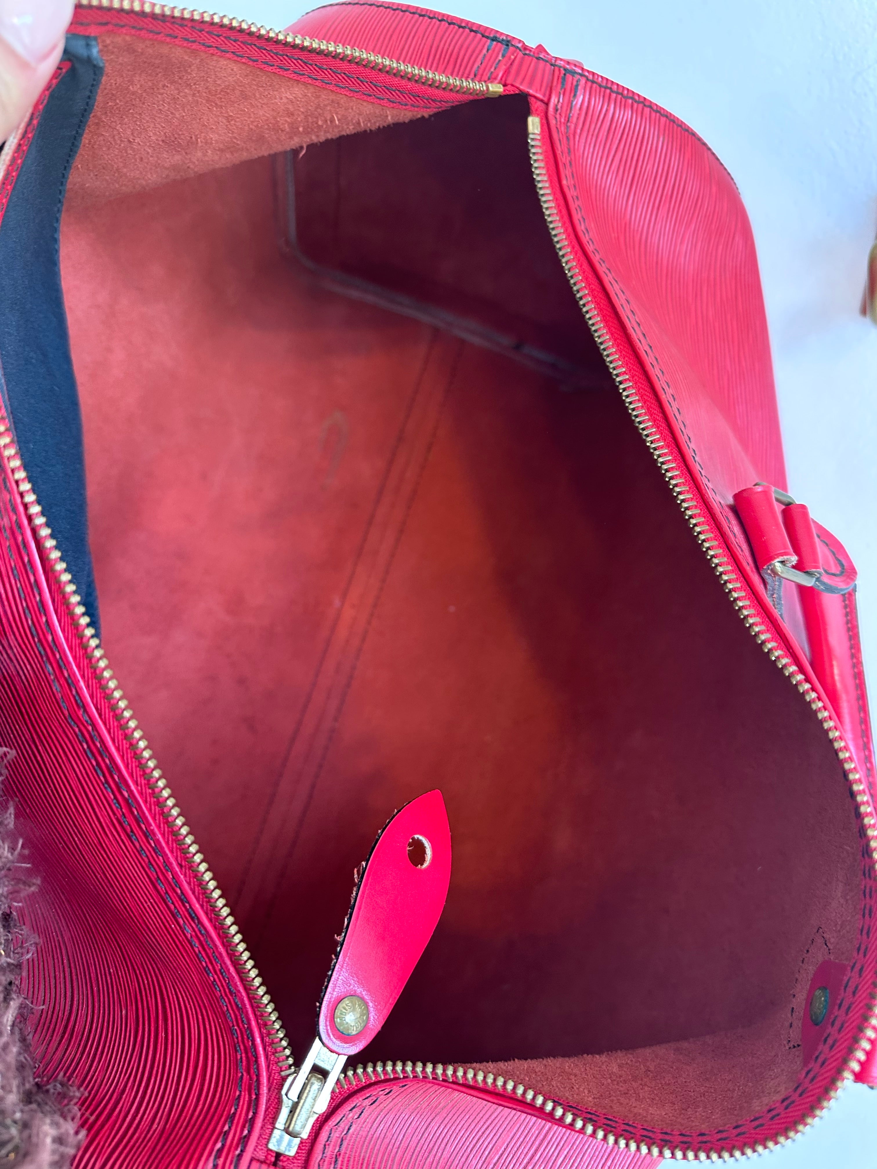 Pre-Owned LOUIS VUITTON Vintage Red Epi Speedy 40