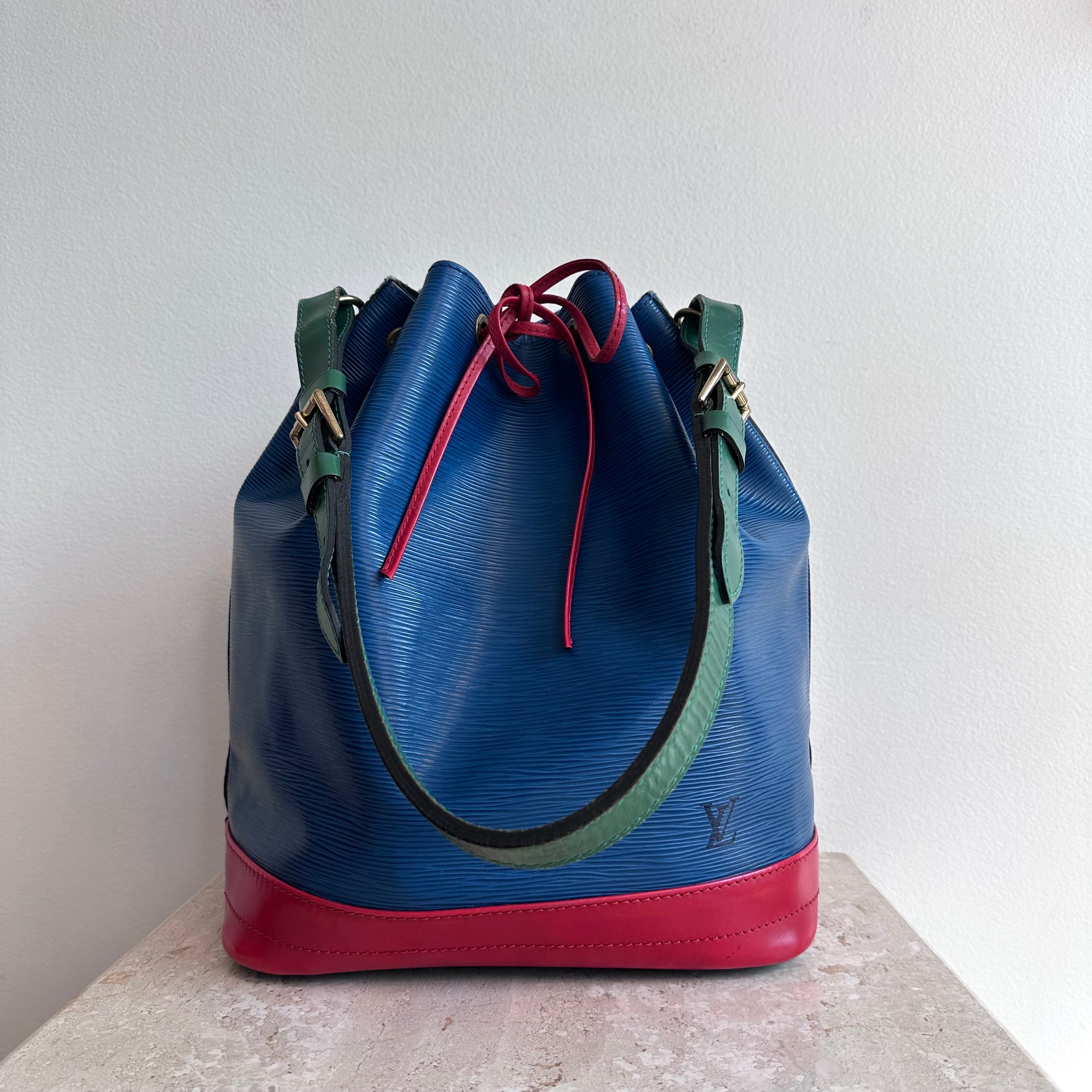 Pre-Owned LOUIS VUITTON Vintage Tricolour Epi Noe Shoulder Bag