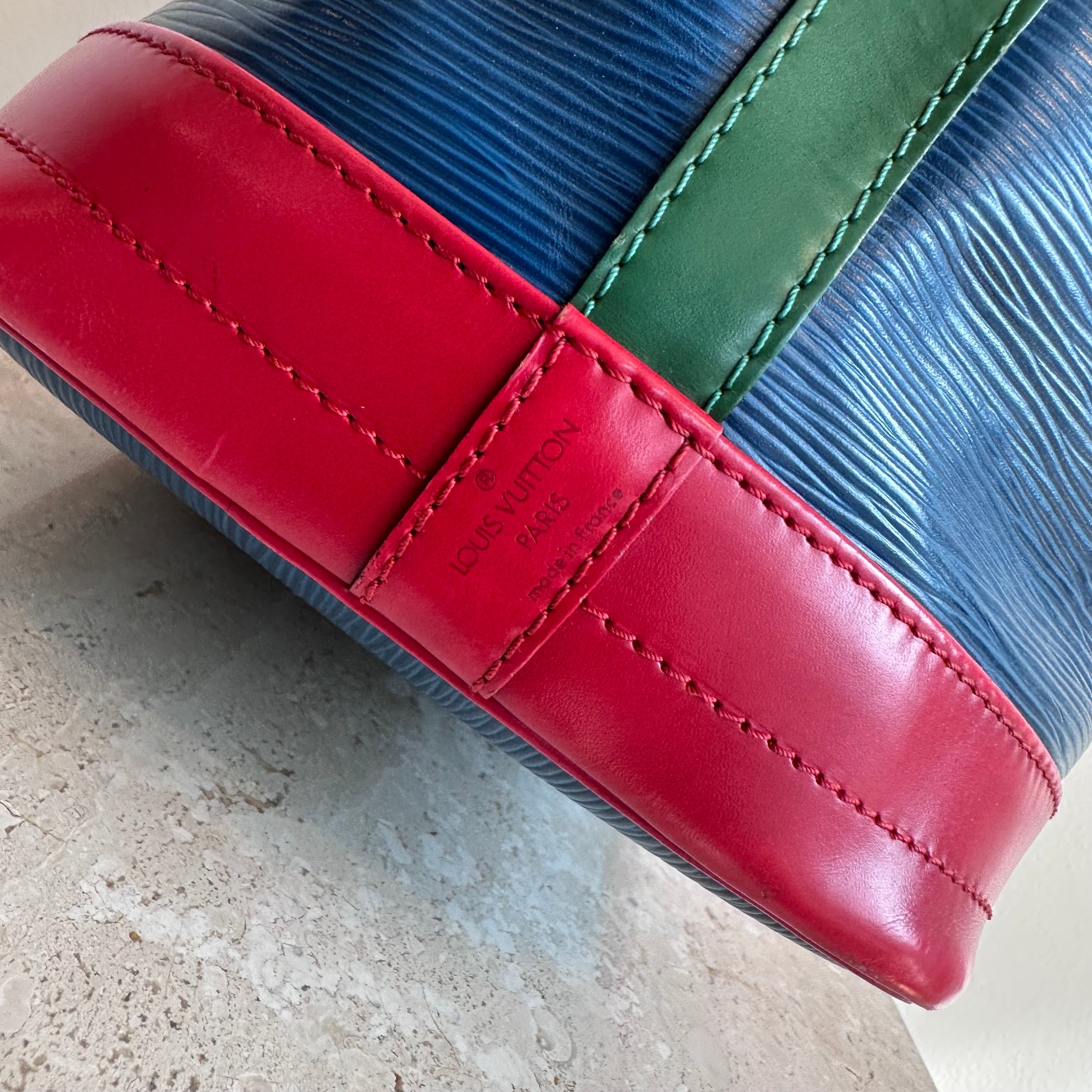 Pre-Owned LOUIS VUITTON Vintage Tricolour Epi Noe Shoulder Bag