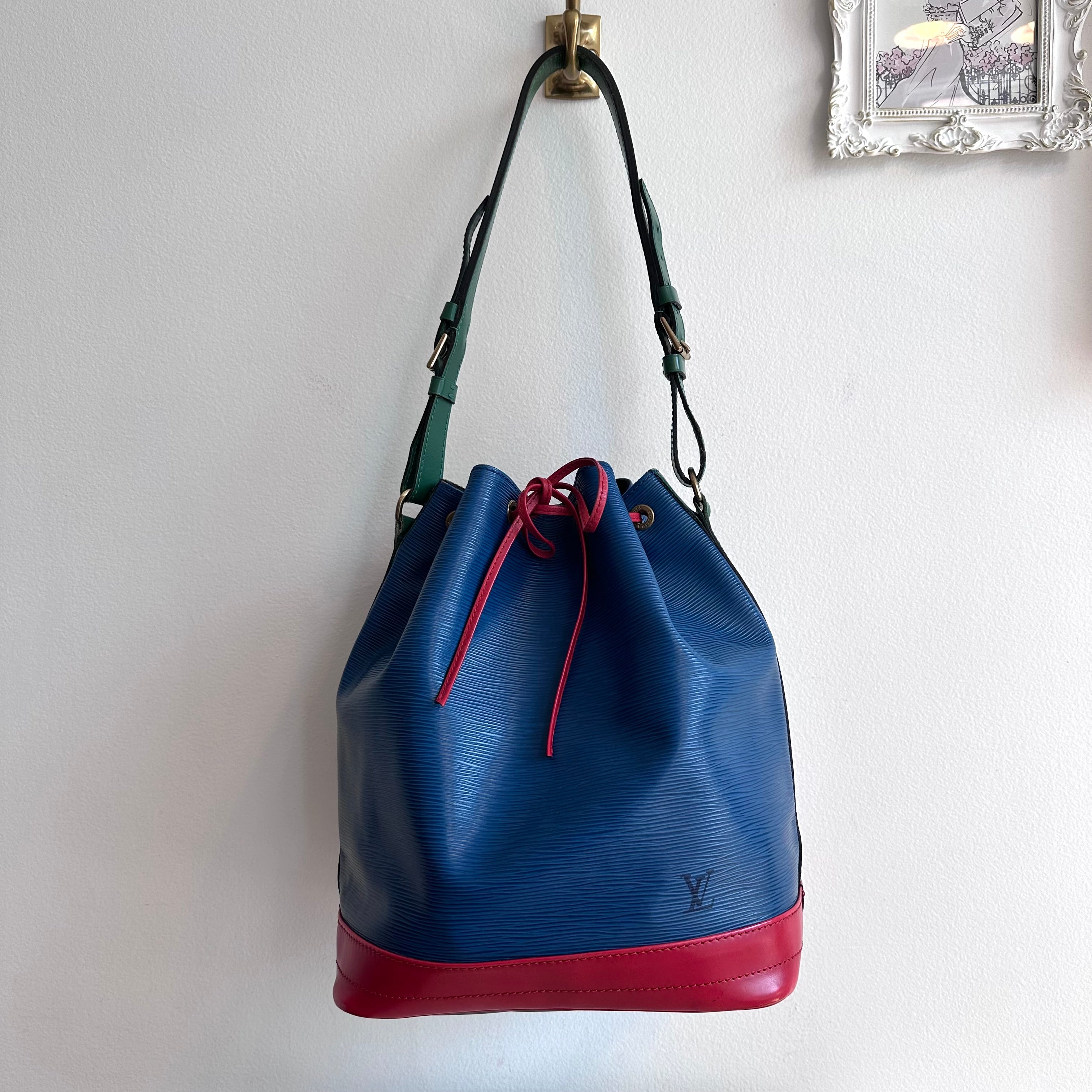Pre-Owned LOUIS VUITTON Vintage Tricolour Epi Noe Shoulder Bag