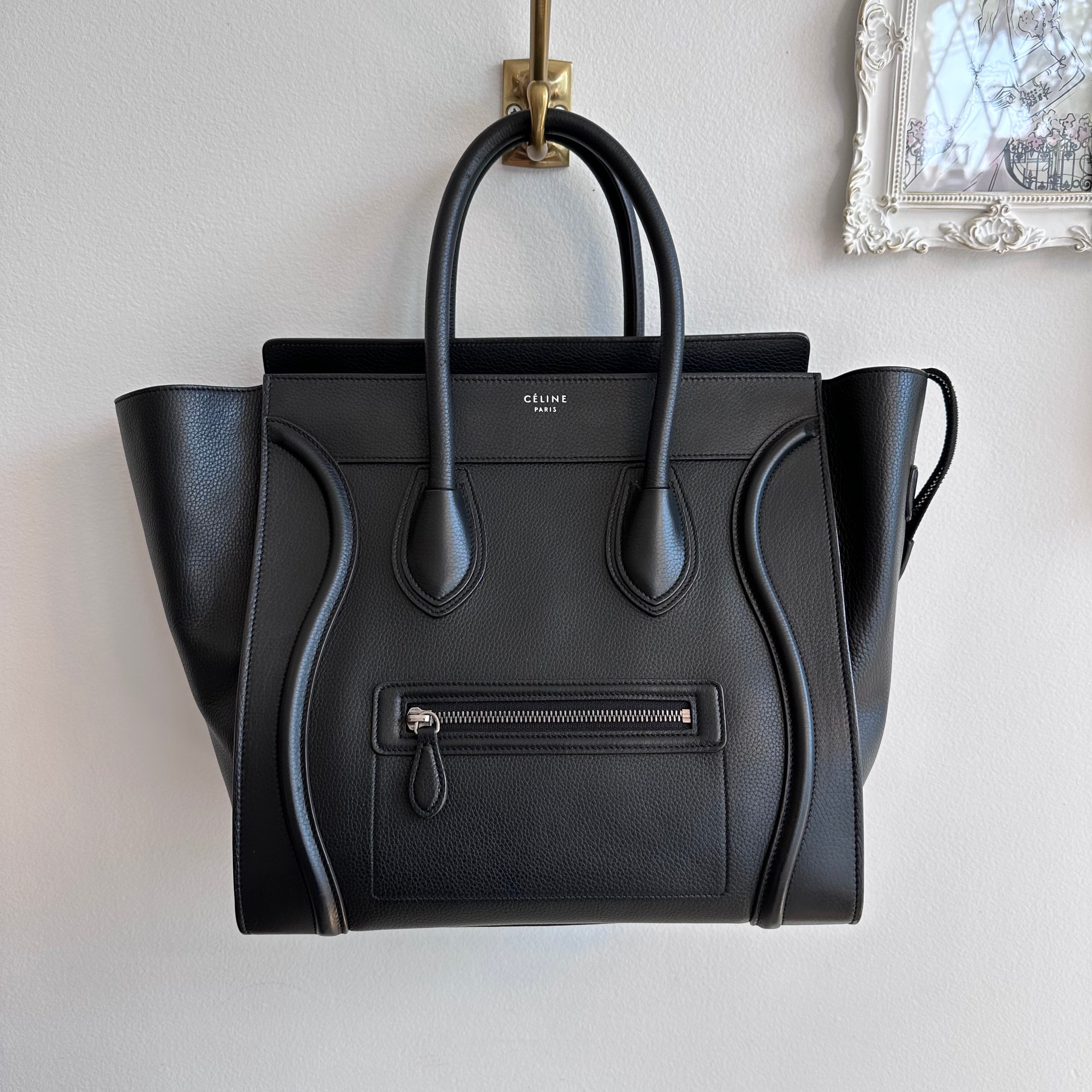 Pre-Owned CELINE Black Leather Phantom Luggage Tote