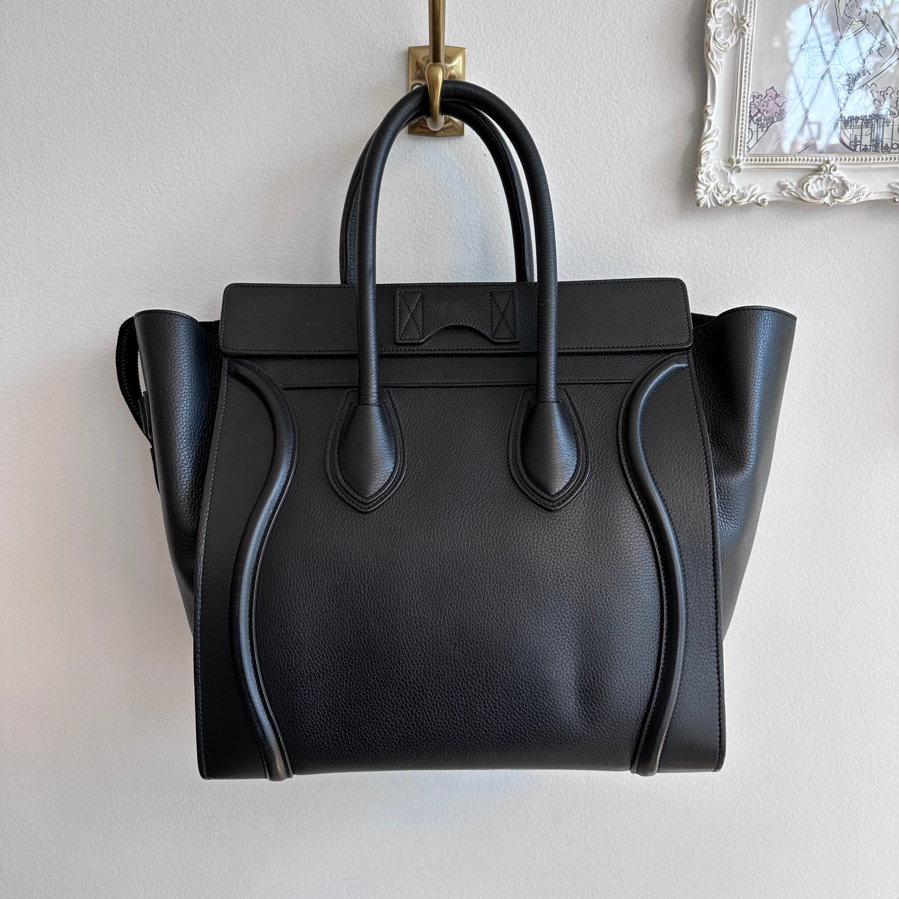 Pre-Owned CELINE Black Leather Phantom Luggage Tote