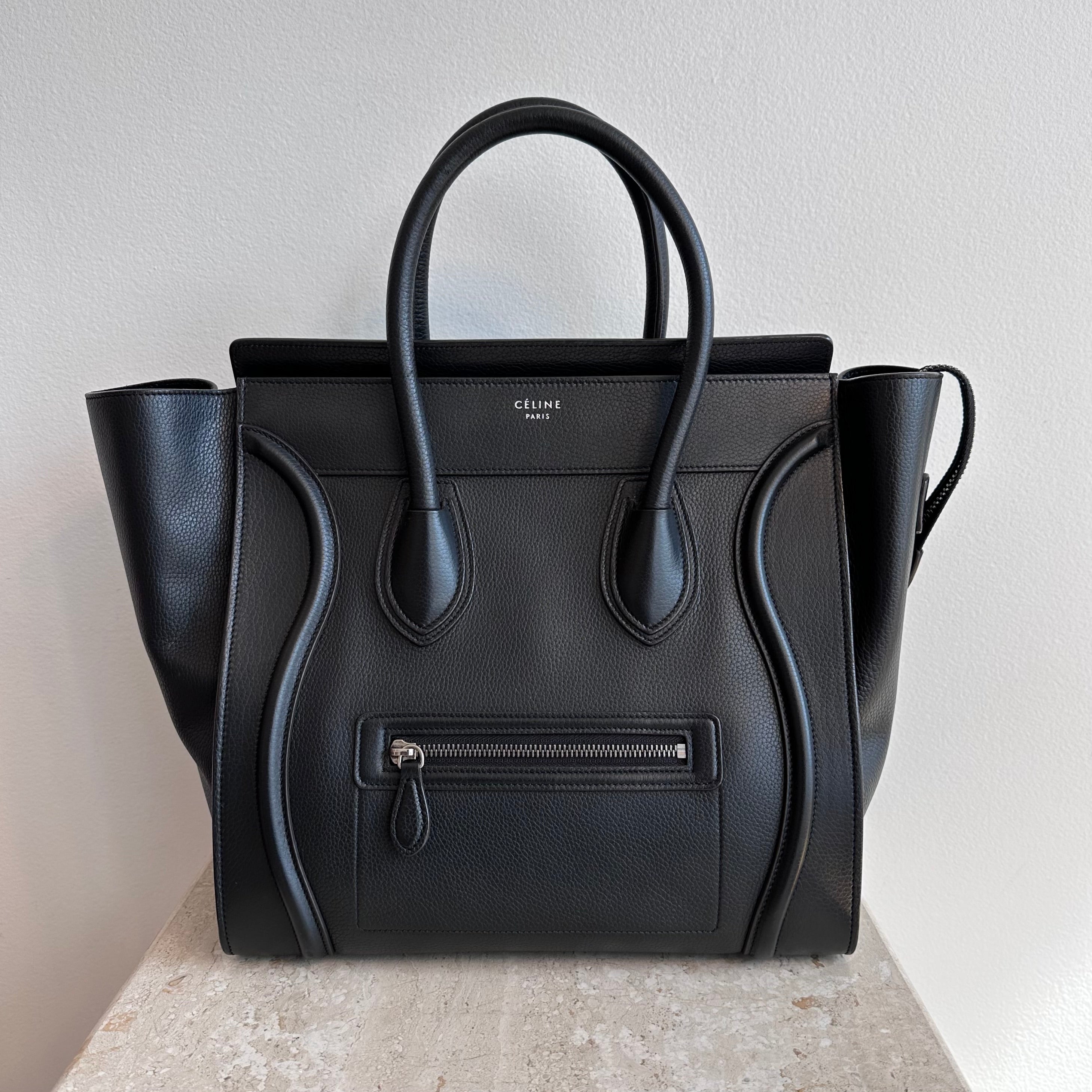 Pre-Owned CELINE Black Leather Phantom Luggage Tote