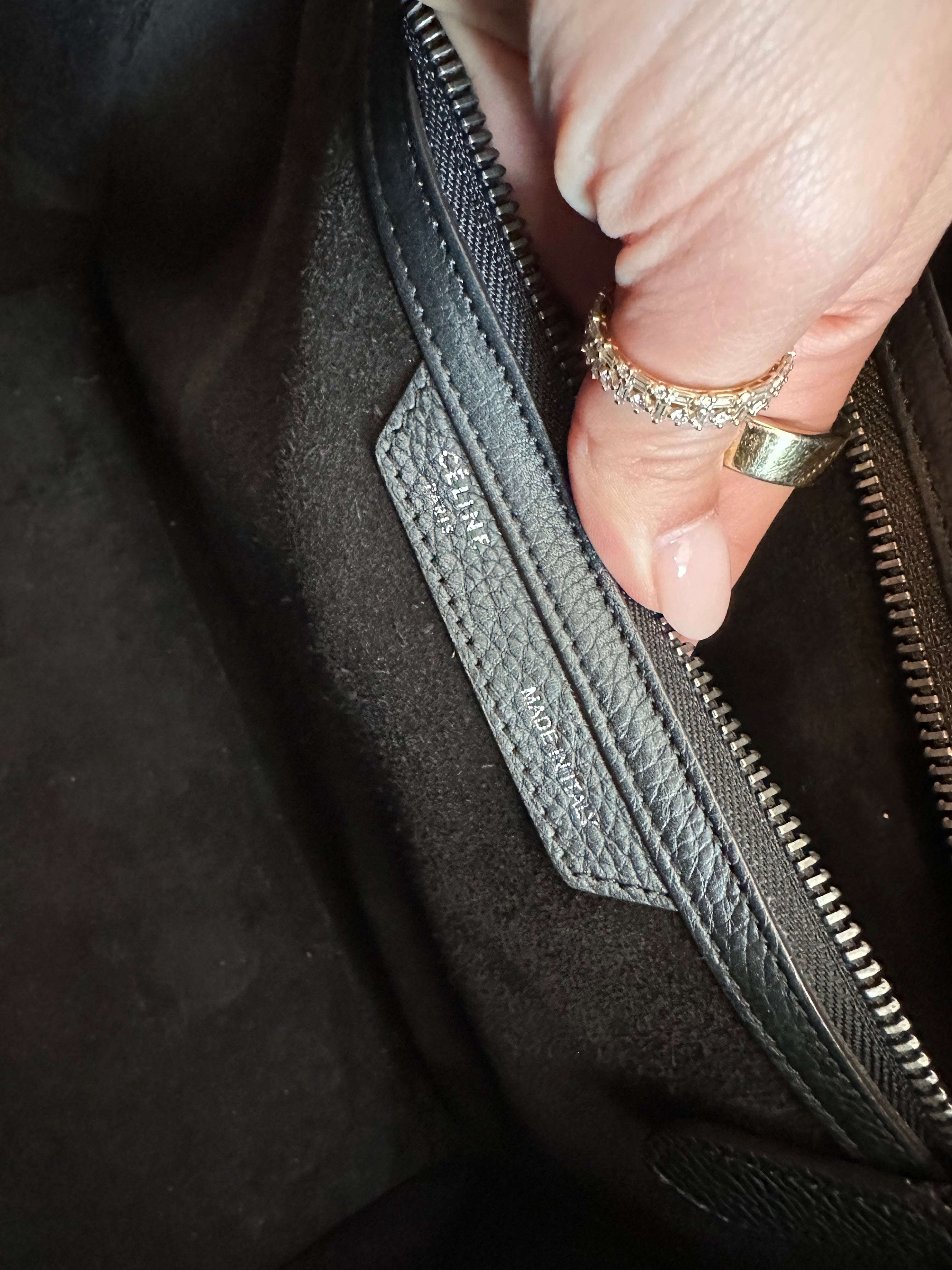 Pre-Owned CELINE Black Leather Phantom Luggage Tote