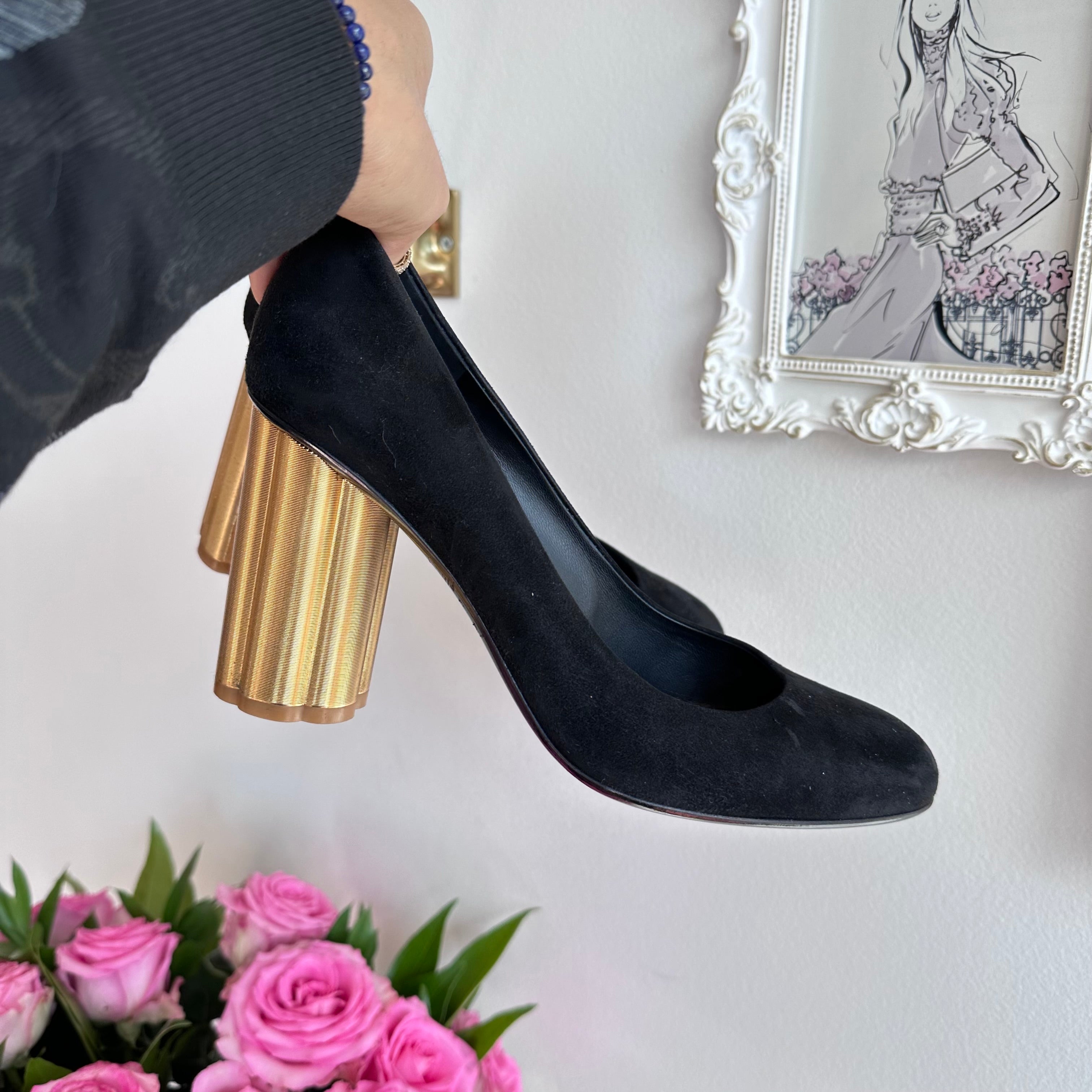 Pre-Owned SALVATORE FERRAGAMO Lucca Black Gold Block Heel Size 9
